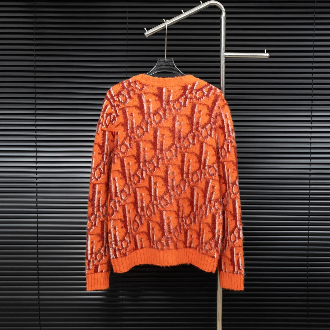 🅿️380 Style: DIOR Dior all-over printed cardigan seahorse wool knitted long-sleeved sweater Size: S-XXL Fabric: Wool blend Accessories: Full set of customized original accessories No gender distinction, same style for men and women