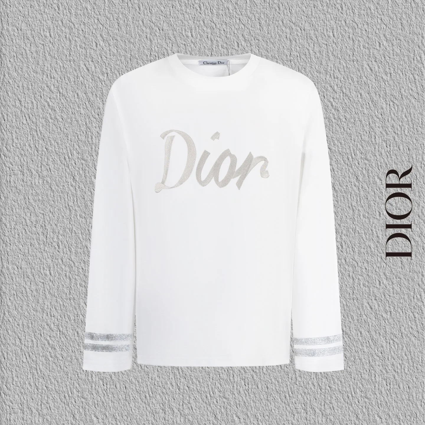 🅿️250 Style No. B42 Dior 47 letter embroidery ribbon long T consistent style on DIOR official website Fabric: 32 count double yarn 300g pure cotton fabric Weaving and dyeing threads of the same color in the same cylinder The same color Process: Imported machine front and rear thousands of needles full embroidery Can wear up to 200 pounds. The size is measured manually. The error of 2-3cm is normal. Color: black white size: s m l xl