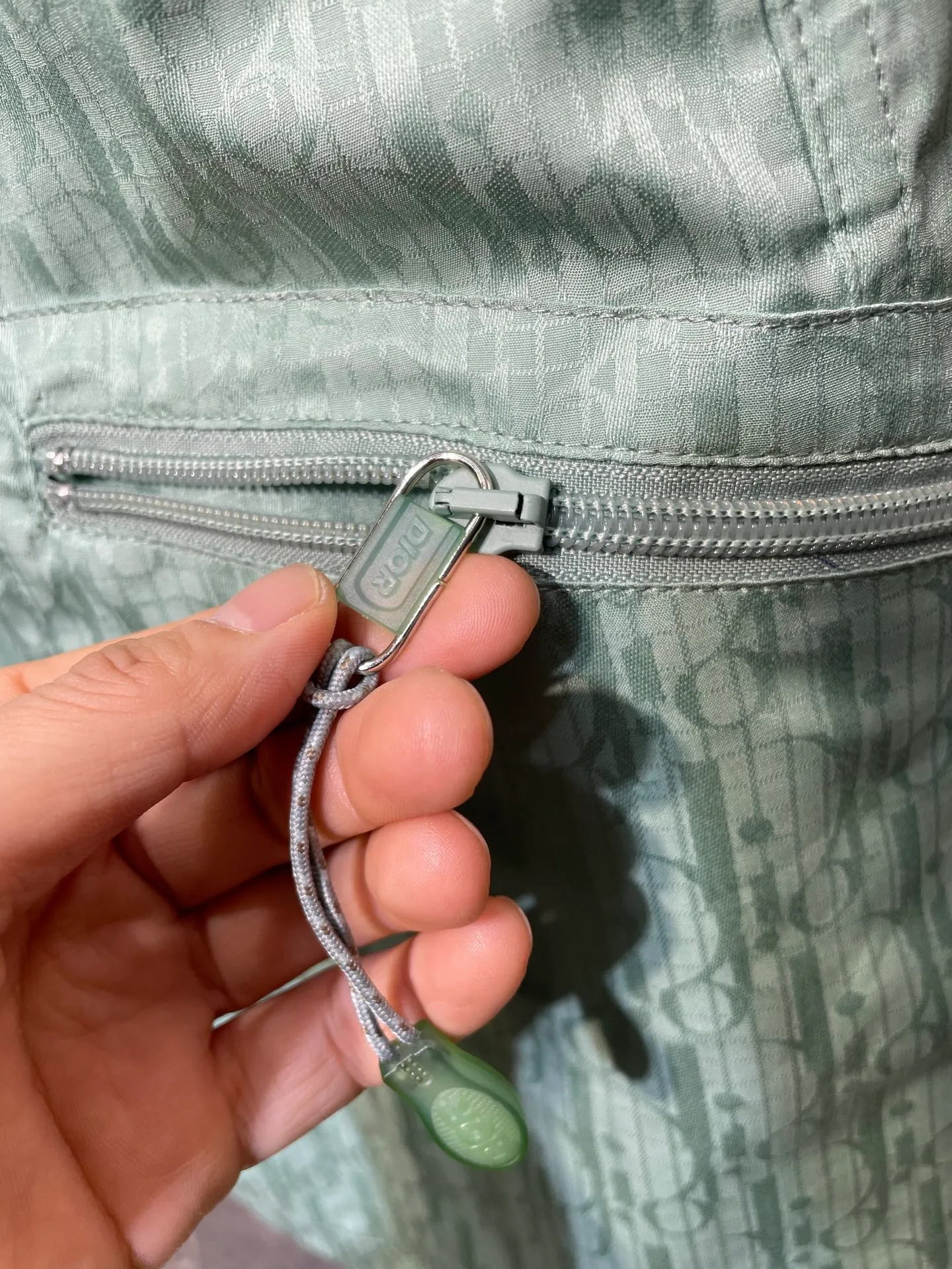 🅿️450 Dior🌟【Top Replica】The new 24ss shorts are from the 2024 beachwear limited series, showing Dior’s classic oblique print. Crafted from blue mulberry silk and cotton-blend jacquard, it has a relaxed fit with an elasticated waistband and slit side pockets. Wear with the matching shirt for a sophisticated summer look! Number of yards: 46.48.50.52.