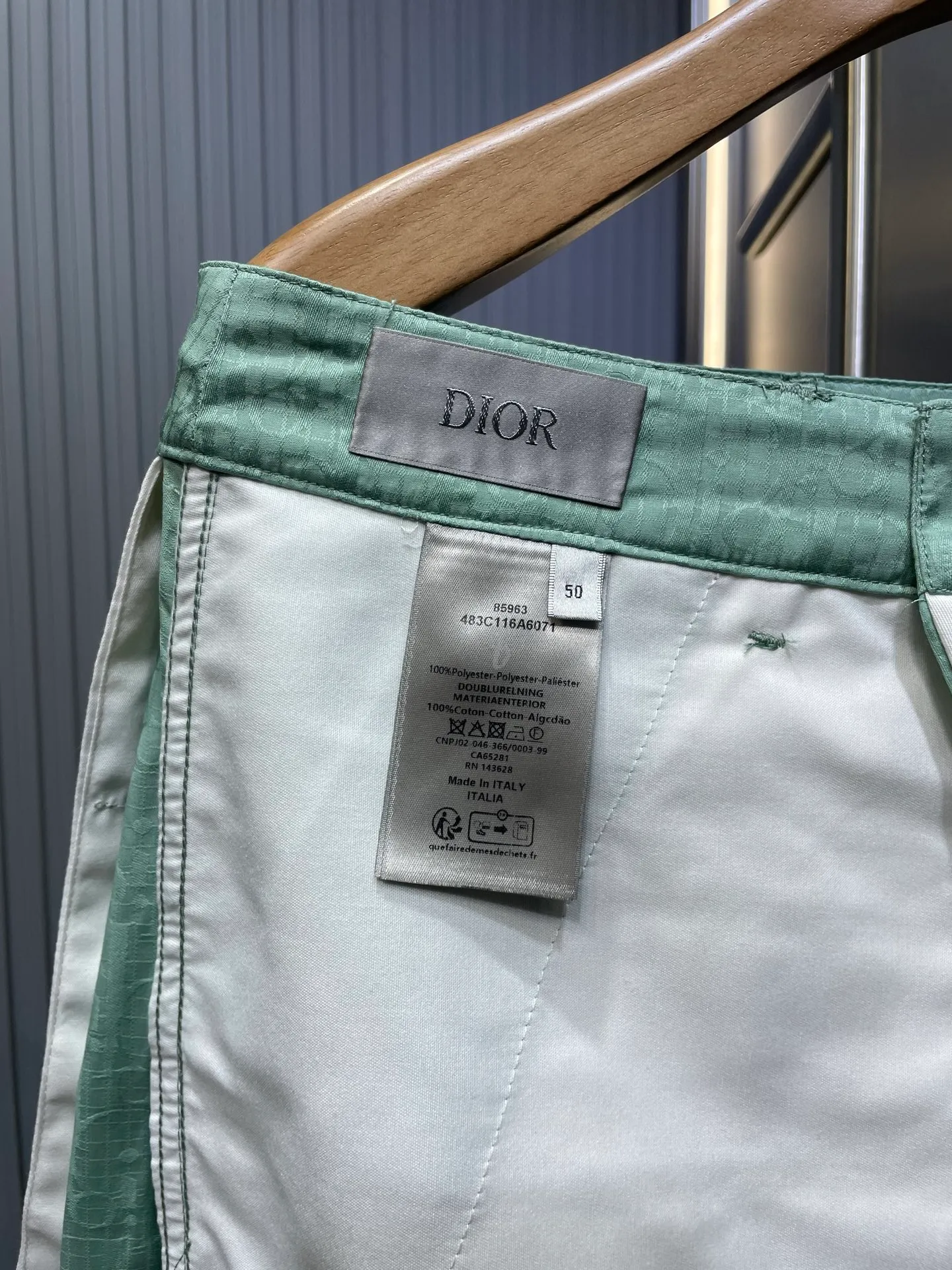 🅿️450 Dior🌟【Top Replica】The new 24ss shorts are from the 2024 beachwear limited series, showing Dior’s classic oblique print. Crafted from blue mulberry silk and cotton-blend jacquard, it has a relaxed fit with an elasticated waistband and slit side pockets. Wear with the matching shirt for a sophisticated summer look! Number of yards: 46.48.50.52.