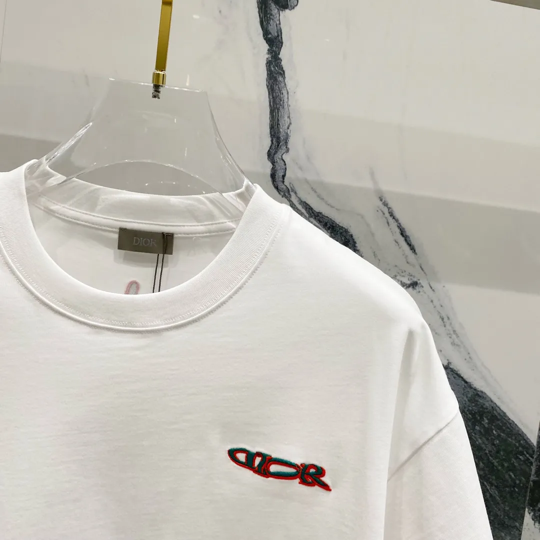 🅿️180 DIOR 260g round neck short-sleeved T-shirt, color block embroidery🪡letter LOGO design logo, official synchronization, high version, high quality, fashionable personality, versatile trend, pure original quality, original fabric, tag, collar label, washed wheat, complete three standards, color: black, white, red. Size: XS-L