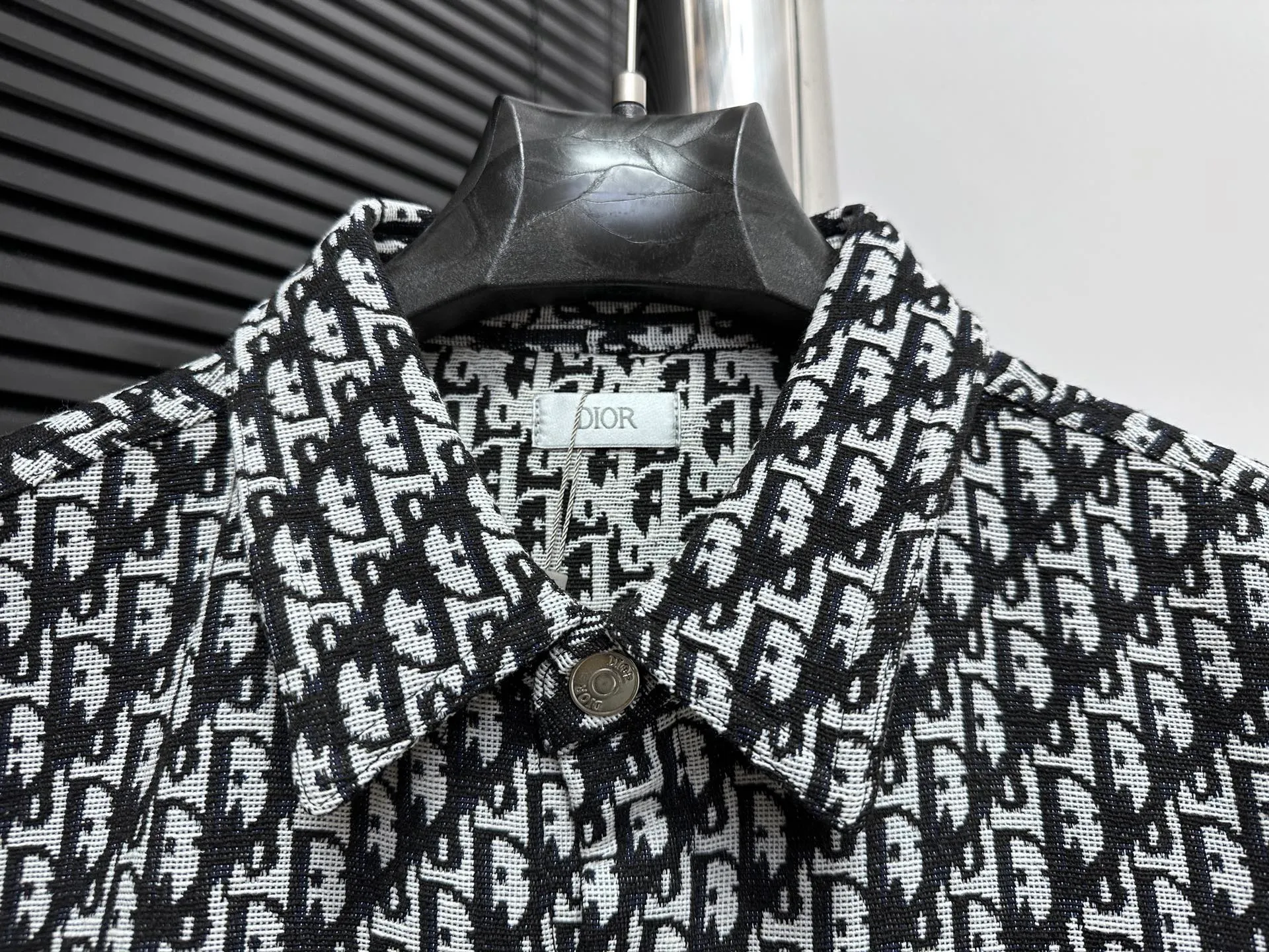 🅿️290 【Dior】Dior’s new classic logo jacquard printed shirts for men and women, casual tops and jackets! The fabric adopts imported printing machine batch printing process technology, perfect control, different from other versions in the market, very high-quality fabric! Size: S M L XL