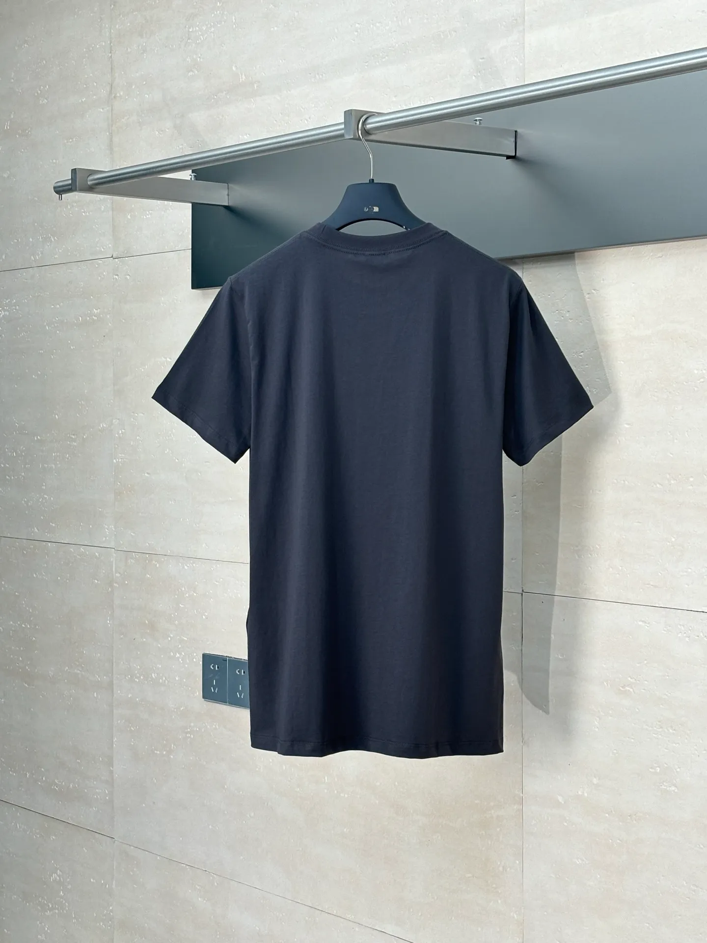 🅿️270 Dio*/Dior 25 new blinds portrait magazine cover printed short-sleeved T-shirt. Made with custom-made pure cotton fabric. The texture is comfortable and soft, skin-friendly and breathable. The chest is decorated with magazine cover prints, using digital direct injection technology. The loose fit can be matched with many types of clothing to create a fashionable look. Size: S/M/L/XL