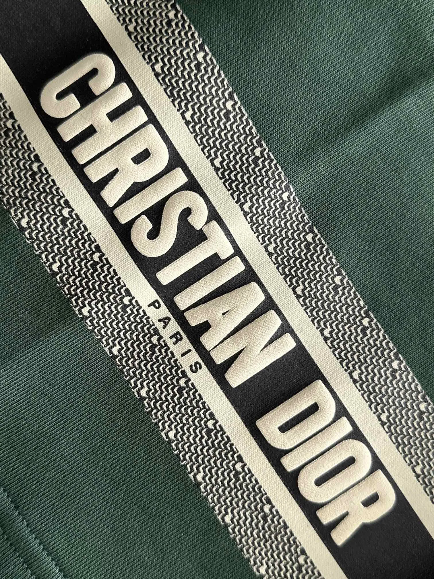 🅿️210 set style! Dior Dior 2025 new model, light luxury, patch embroidery logo, flocked CD striped letters, daily commuting for men and women, must-have casual shorts ·Customized terry fabrics ·Imported machine embroidery technology ·Inner edge processing, no head pressure ·Waist label and hangtag, three wash marks are complete Color: Green Size: XS S M L