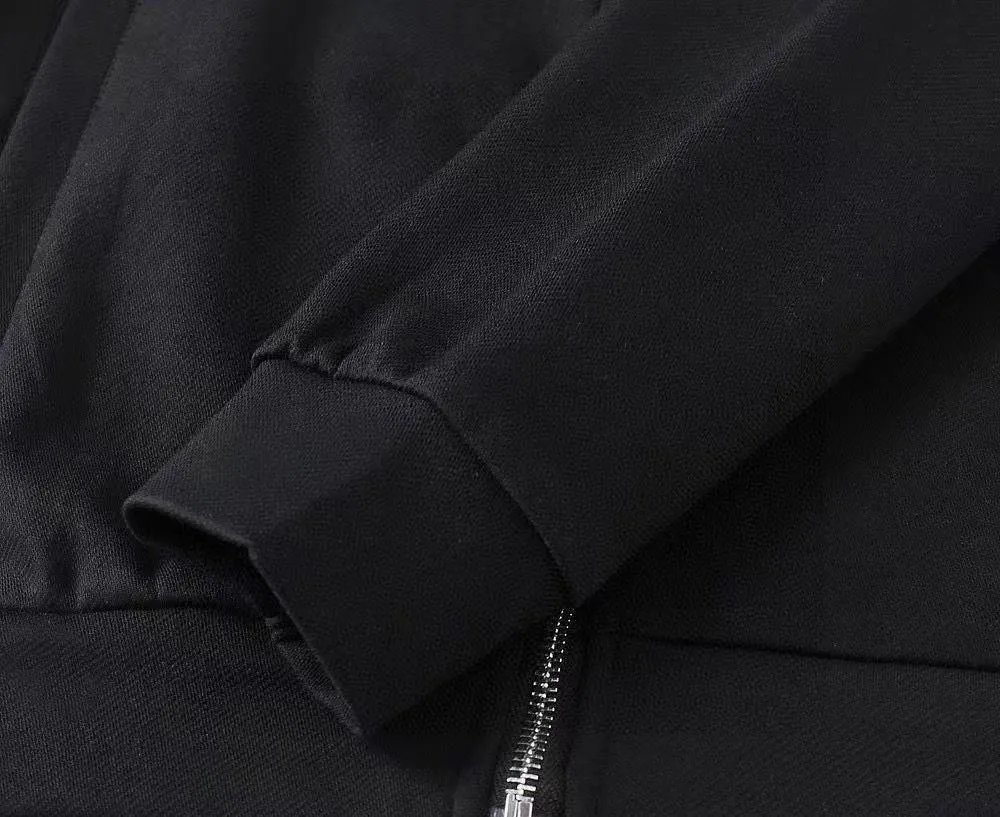 🅿️460 brand [DIOR Dior] (velvet and thickened) 2025 autumn and winter new product, celebrities' favorite fashion-flavored casual suit, clean and neat tailoring, full of urban style. Made of high-quality customized fabrics, the inner warmth is excellent, the hand feels soft and dry, and the upper body effect is crisp and stylish. The three-dimensional cutting process and the pattern are all of high standards, and the silhouette version has the right benefits! It is not tight at all, and you feel good when you put it on. So many top-quality raw materials create high-end products with unparalleled value. It is the first choice for high-end fashion people. (Size: M-4XL can wear up to 200 pounds)