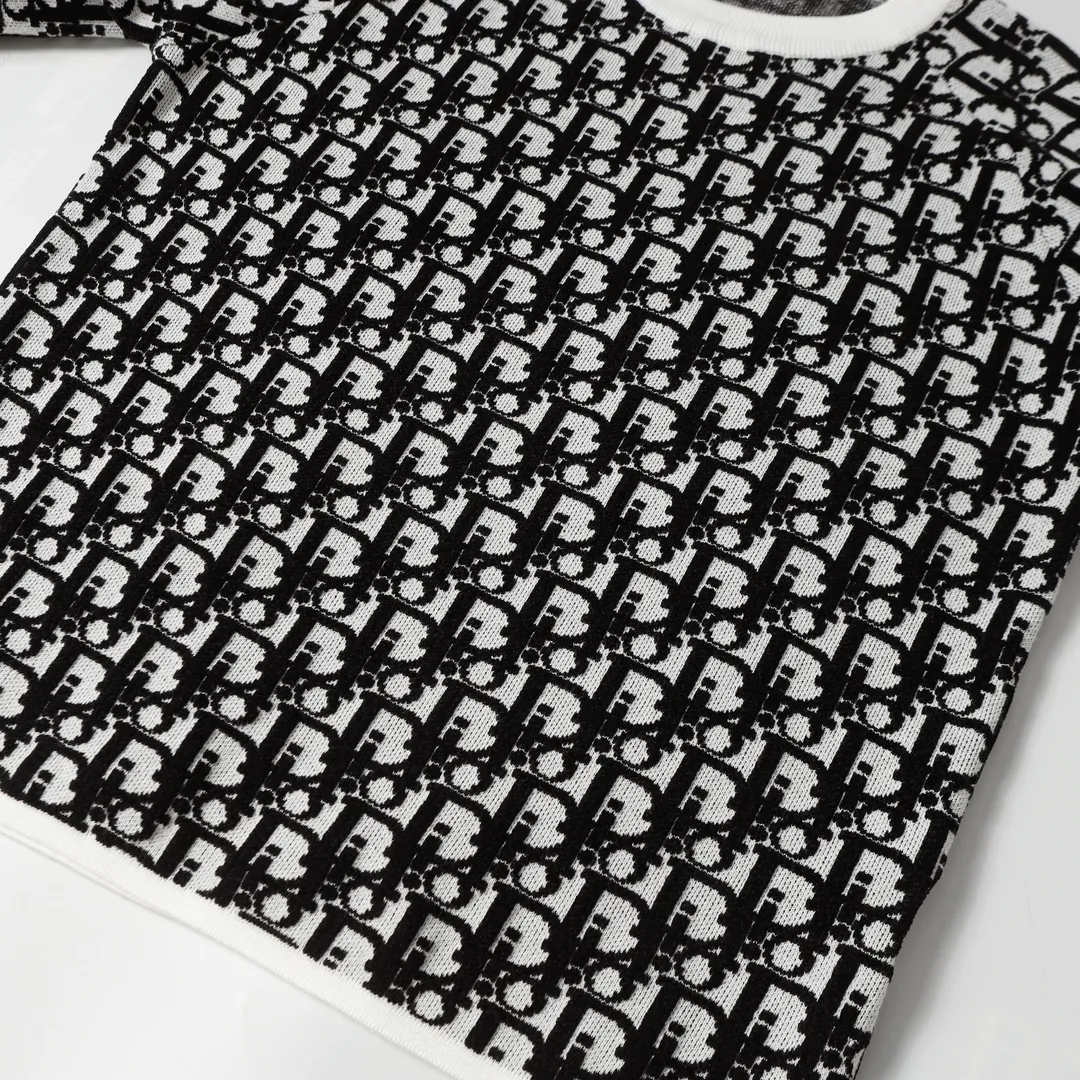 🅿️350 DIOR Dior jacquard round neck casual long-sleeved sweater. It can be easily integrated into casual or formal looks. It is a classic choice during the changing seasons. Same style for men and women. Color: Black Blue Green Size: XS S M L