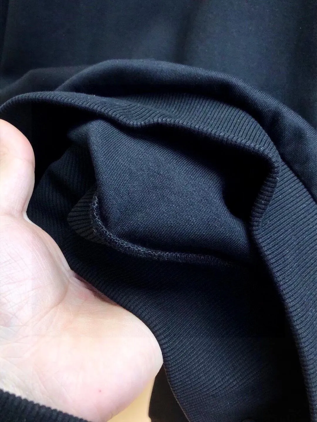 🅿️380 direct batch [DIOR Dior] (Fat Man Gospel) hot-selling suit is coming. Focus on the original version of the official website. 2025 new hot-selling sweatshirt suit. The original order is the best. 🇭🇰The meticulous work of top designers. Just for a fitting and perfect upper body effect. All-natural high-quality Roman cotton 100%, close-fitting comfort, noble and elegant! Original hardware embodies elegance and nobility! Counter size: M-5XL (maximum wear up to 220 pounds)