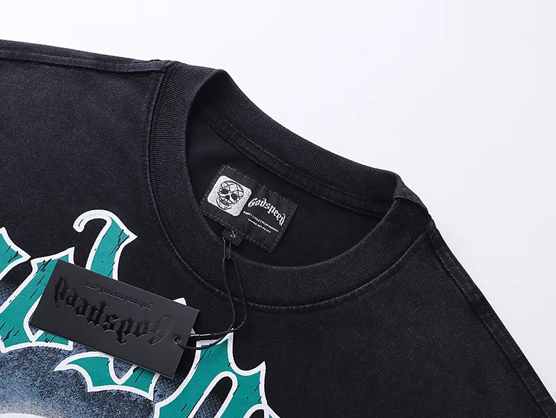 1038# P126 Washed Black Real Shot Godspeed American Fashion Rock Street Retro Washed Distressed Printed Cotton Short Sleeves Fabric: 250g 32 Count Fine Cotton Double Yarn Pure Cotton Color: Washed Black Size: S M L XL