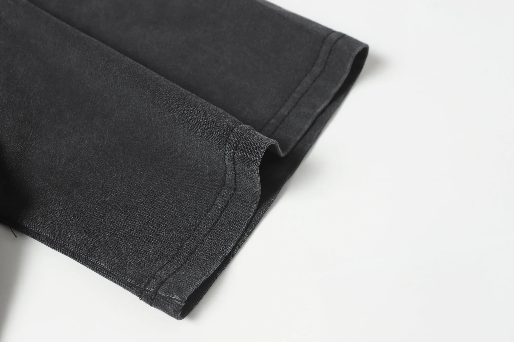6018#washed black｜P116 Godspeed cross-border American rock and roll street washed retro style short-sleeved T (craft printing) fabric (fabric): 32 count combed double yarn 250g weight size (size): S-M-L-XL color (colour): washed black 👉