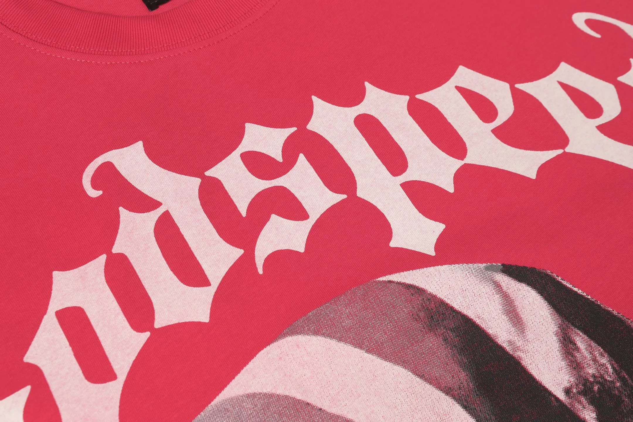 5039#Rose Red｜P104 Godspeed cross-border American rock and roll street washed retro style short-sleeved T (craft printing) fabric (fabric) 32-count combed double yarn 240 grams weight code number (size): S-M-L-XL color (colour): rose red