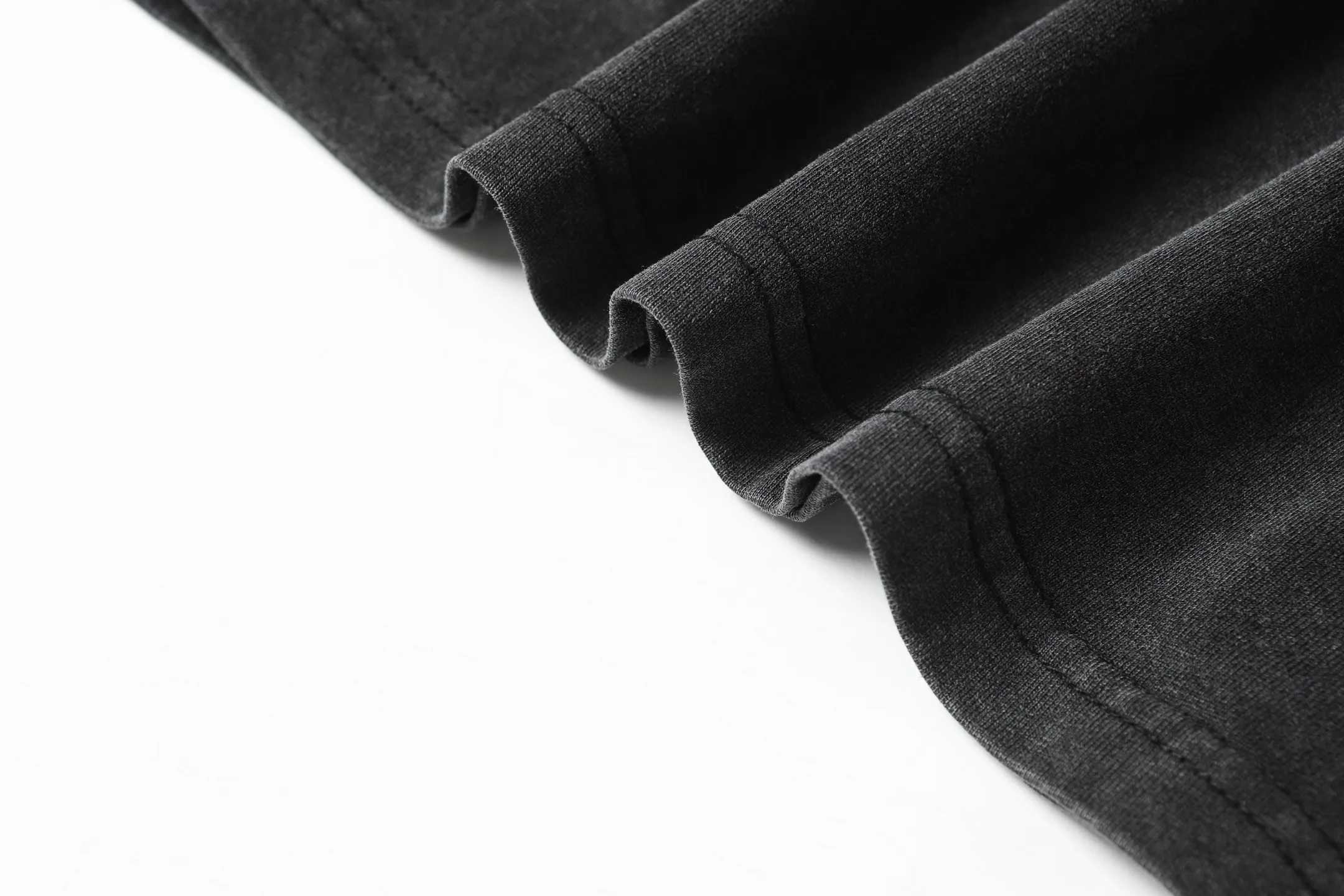 6046# washed black｜P116 Godspeed cross-border American rock and roll street washed retro style short-sleeved T (craft printing) fabric (fabric): 32 count combed double yarn 250 grams weight code (size): S-M-L-XL color (colour): washed black 👉