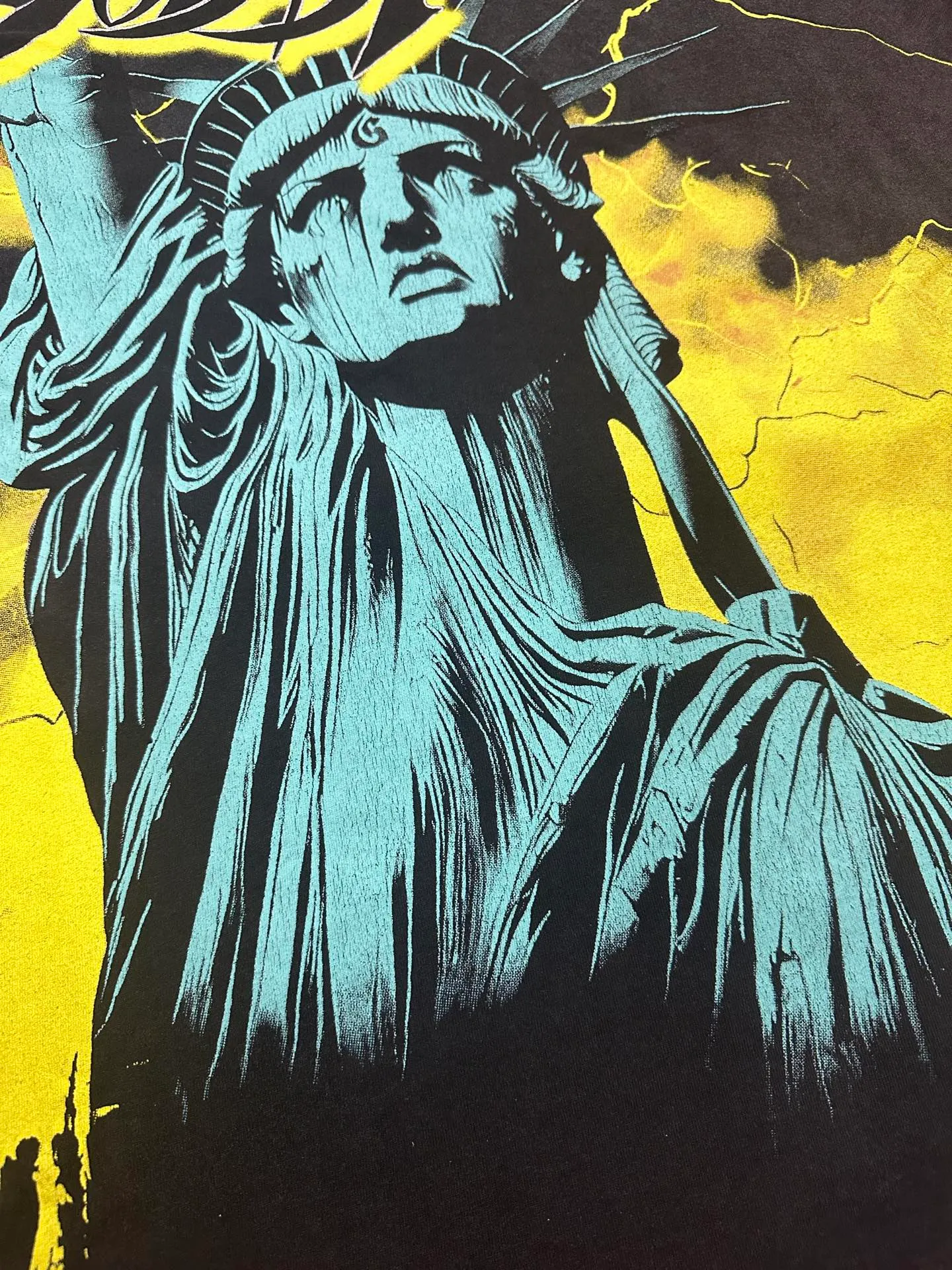 6301# Washed Black-Yellow | P116 Actual Spot (Beautiful Fashion Niche) Godspeed Cross-Border American Rock Street Washed Retro Style Short Sleeve T (Craft Printing) Fabric: 32 Count Combed Double Yarn 250g Weight Size: S-M-L-XL Color: Washed Black-Yellow