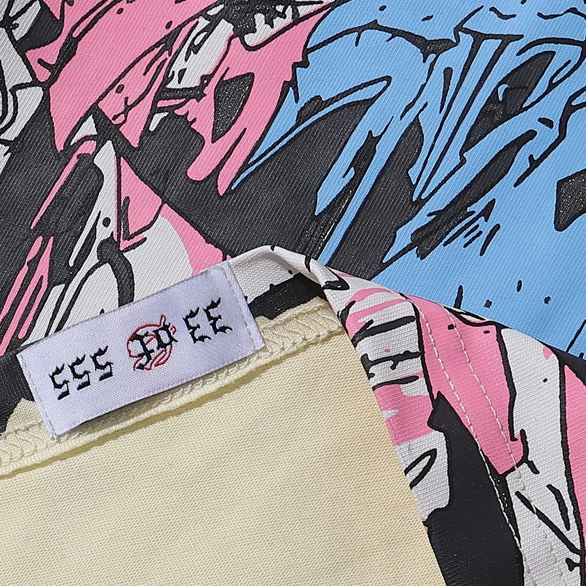 No. 7013, American trendy Godspeed graffiti wall skull artist printed high weight double yarn pure cotton casual short-sleeved T-shirt batch 110 Color: black, apricot; Size: S M L XL