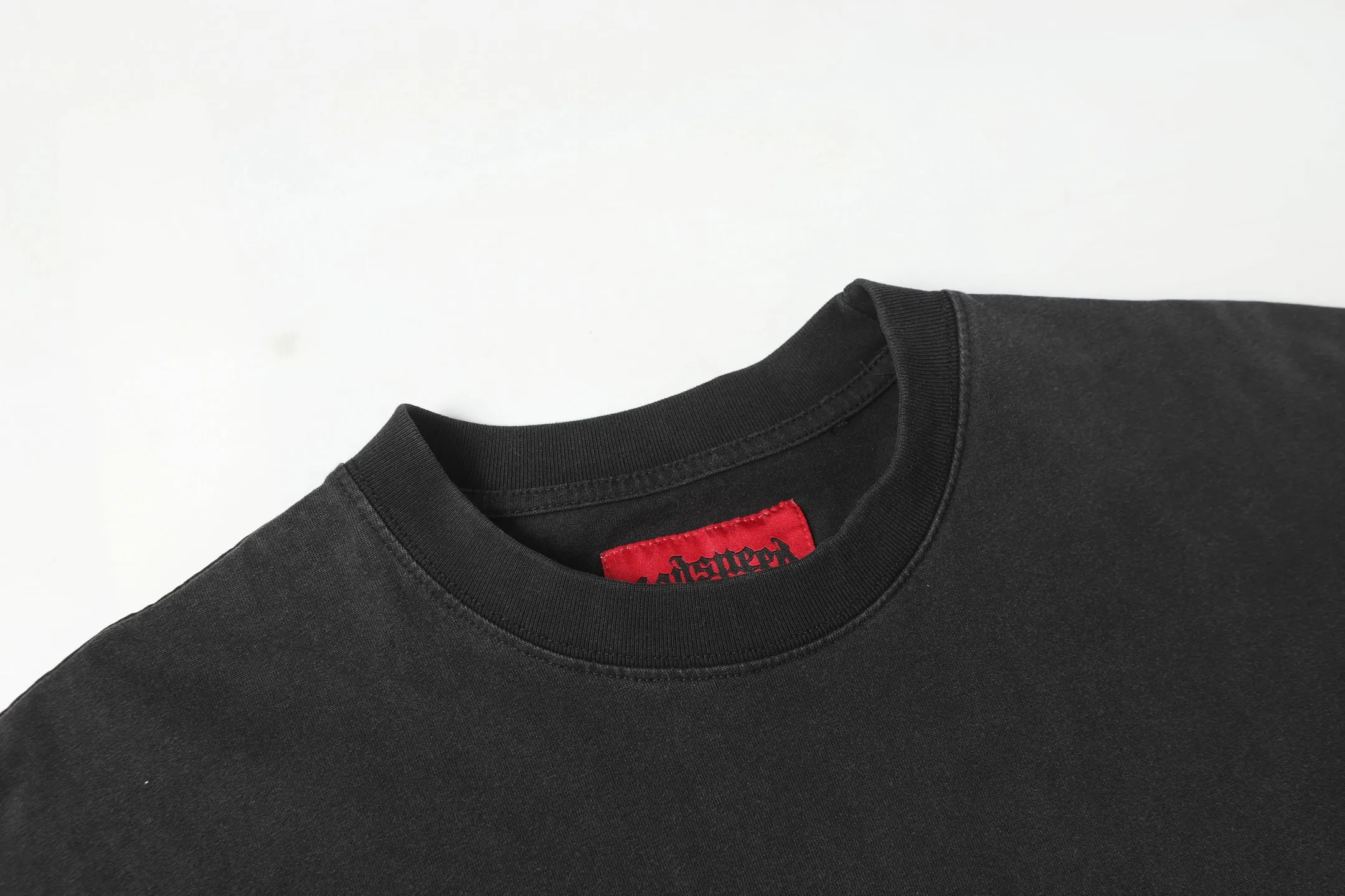 6013#washed black｜P116 Godspeed cross-border American rock and roll street washed retro style short-sleeved T (craft printing) fabric (fabric): 32 count combed double yarn 250g weight size (size): S-M-L-XL color (colour): washed black 👉
