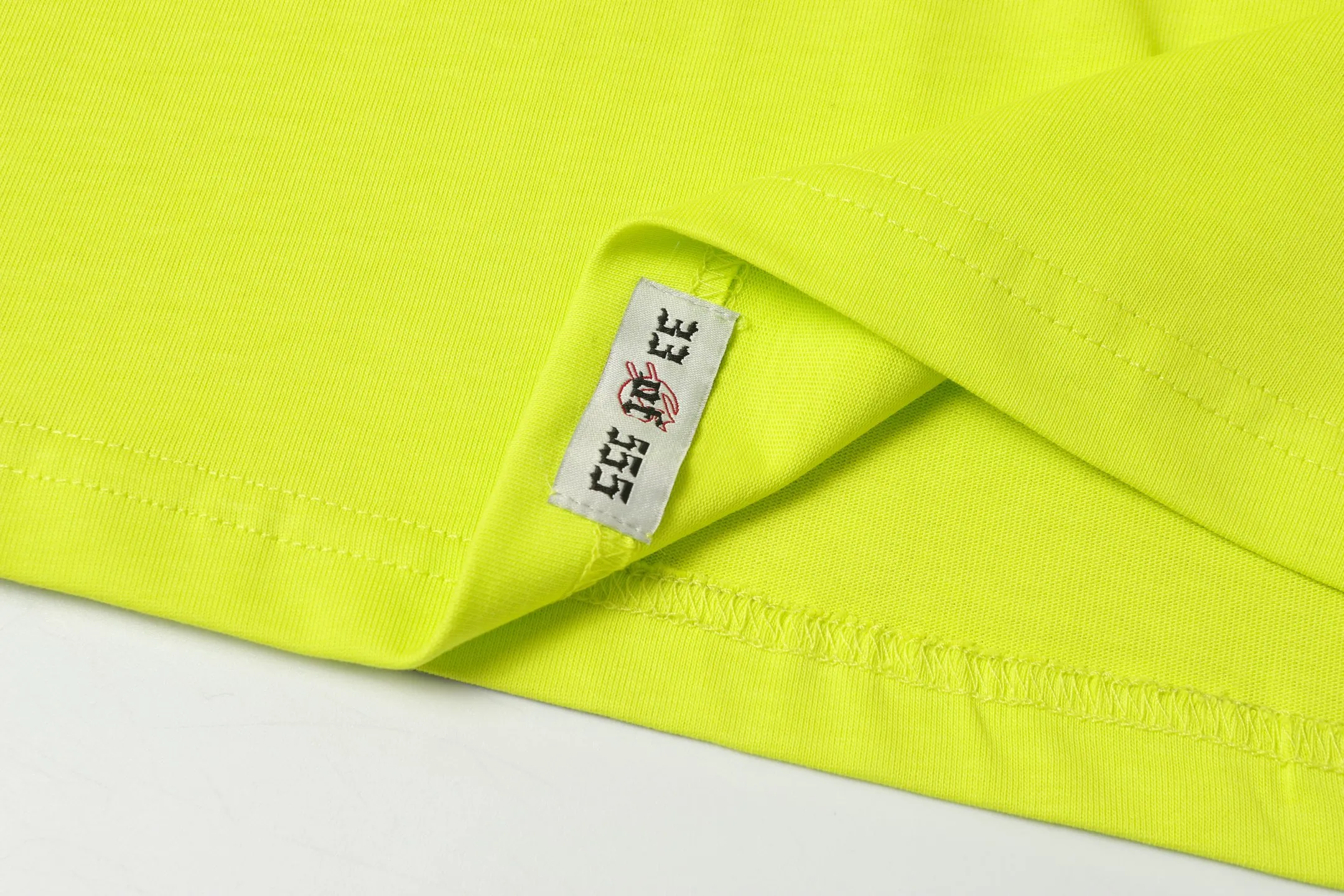 5035# Fluorescent Green｜P104 Godspeed cross-border American rock and roll street washed retro style short-sleeved T (craft printing) fabric (fabric) 32-count combed double yarn 240 grams weight code number (size): S-M-L-XL color (colour): fluorescent green