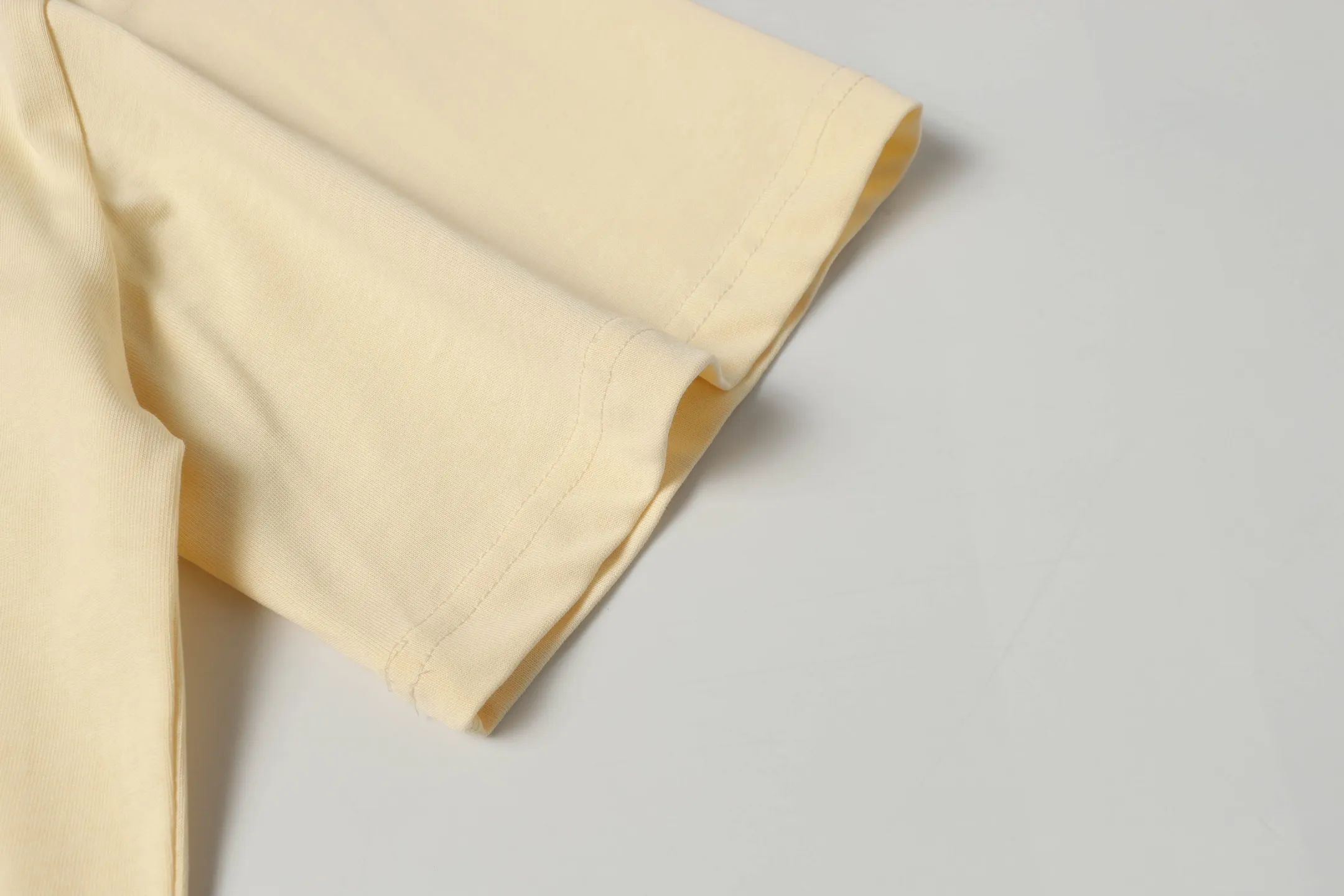 5021#White/Apricot｜P104 Godspeed cross-border American rock and roll street washed retro style short-sleeved T (craft printing) fabric (fabric): 32 count combed double yarn 240 grams weight code number (size): S-M-L-XL color (colour): white, apricot,
