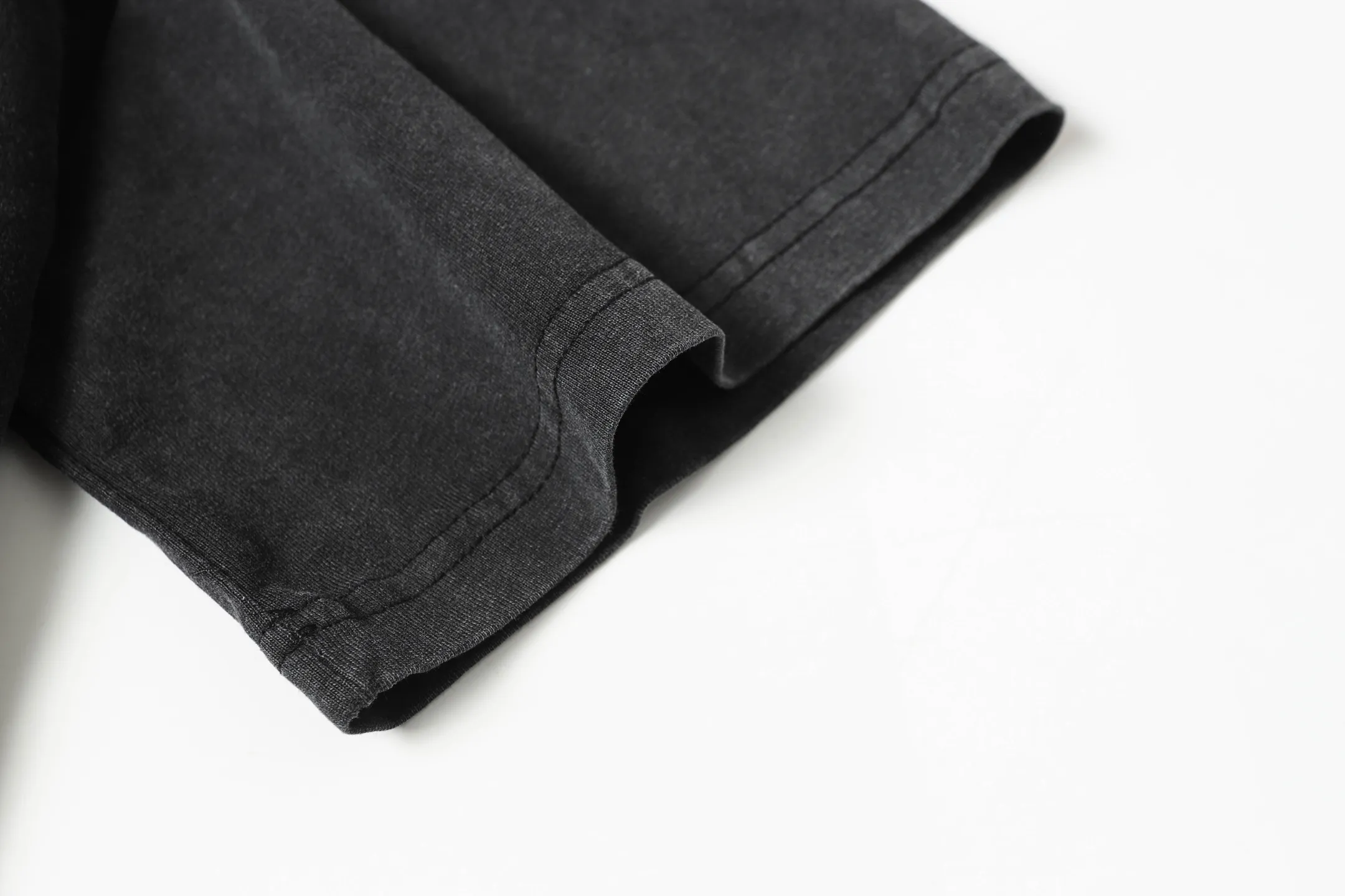 6045# washed black｜P116 Godspeed cross-border American rock and roll street washed retro style short-sleeved T (craft printing) fabric (fabric): 32 count combed double yarn 250 grams weight code (size): S-M-L-XL color (colour): washed black 👉