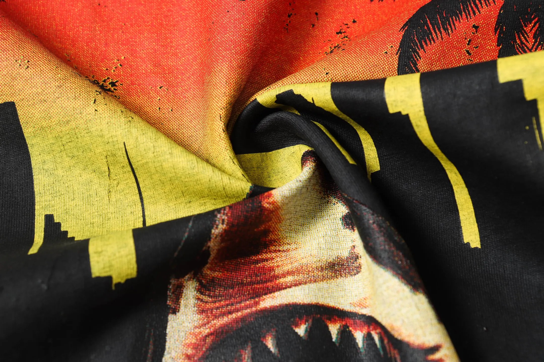 6045# washed black｜P116 Godspeed cross-border American rock and roll street washed retro style short-sleeved T (craft printing) fabric (fabric): 32 count combed double yarn 250 grams weight code (size): S-M-L-XL color (colour): washed black 👉