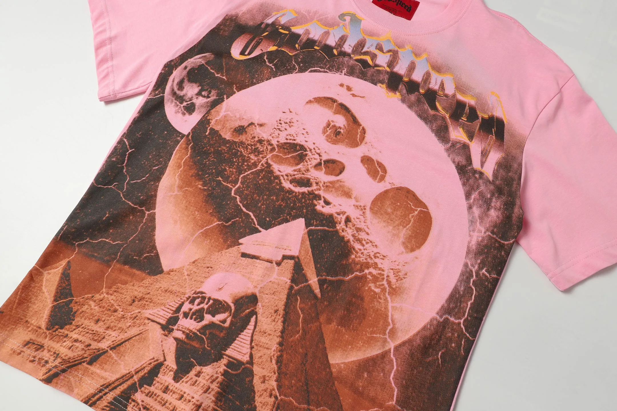 5023#White/Pink｜P104 Godspeed cross-border American rock and roll street washed retro style short-sleeved T (craft printing) fabric (fabric): 32 count combed double yarn 240 grams weight code number (size): S-M-L-XL color (colour): white.pink