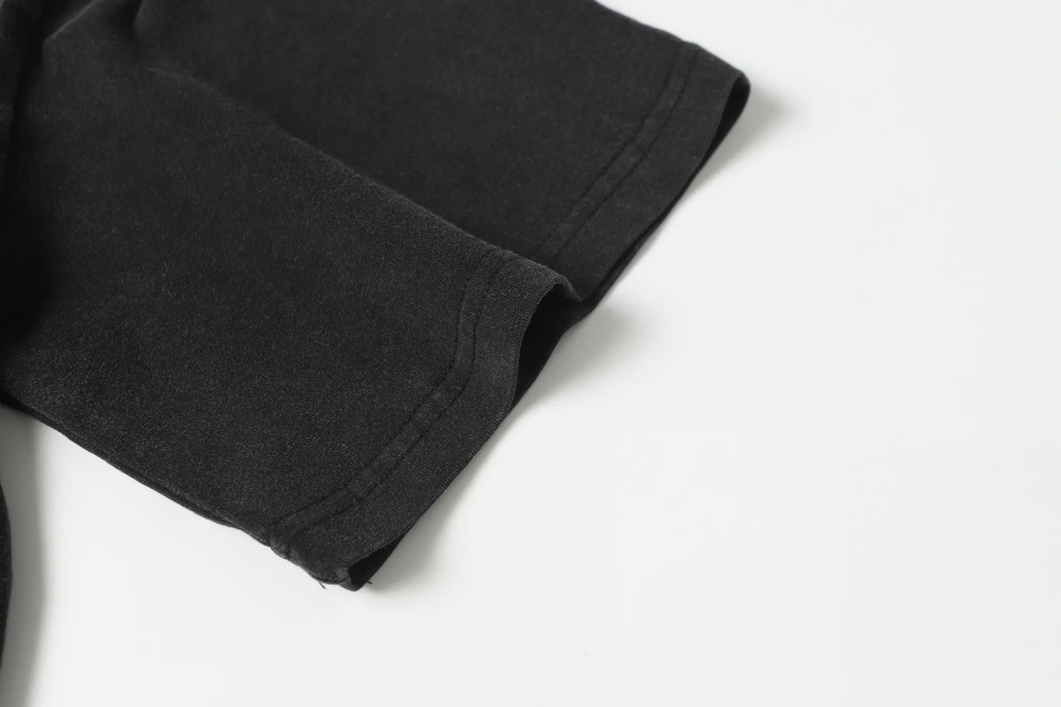 6033# washed black｜P116 Godspeed cross-border American rock and roll street washed retro style short-sleeved T (craft printing) fabric (fabric): 32 count combed double yarn 250 grams weight code (size): S-M-L-XL color (colour): washed black 👉