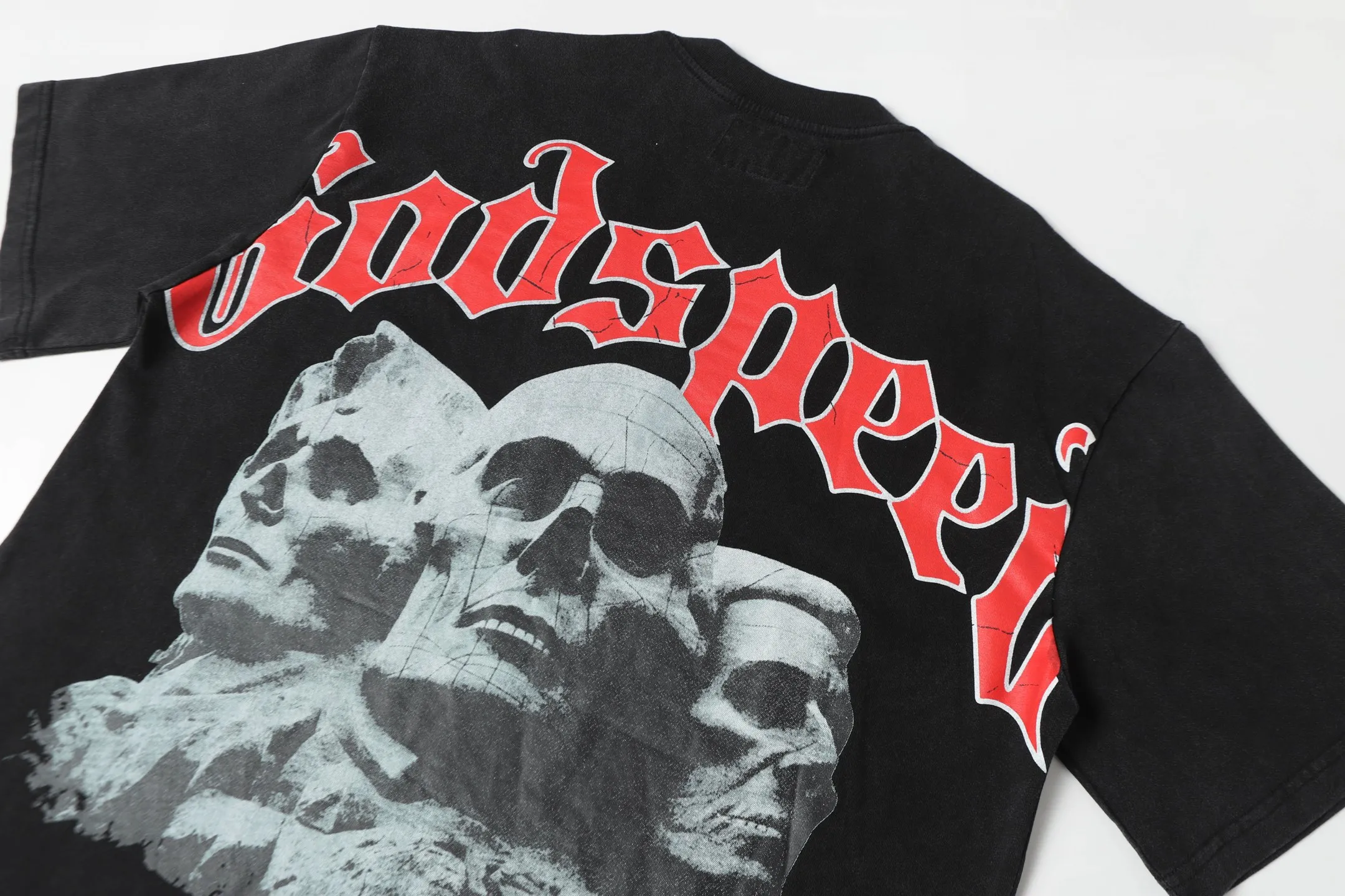 6033# washed black｜P116 Godspeed cross-border American rock and roll street washed retro style short-sleeved T (craft printing) fabric (fabric): 32 count combed double yarn 250 grams weight code (size): S-M-L-XL color (colour): washed black 👉