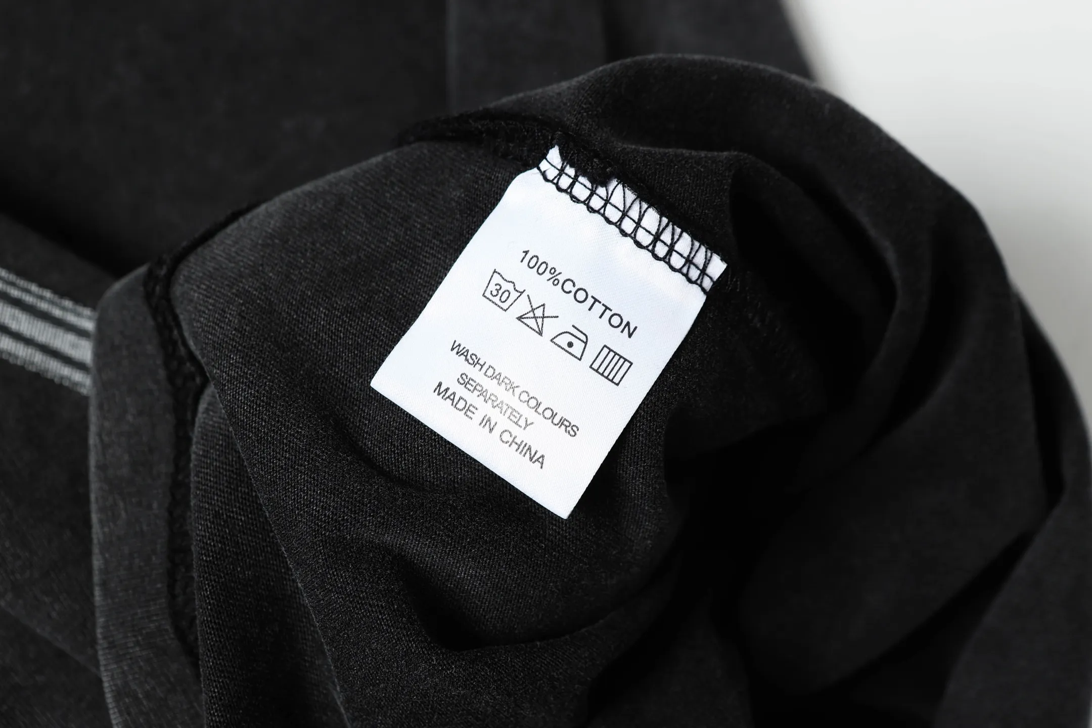 6049# Washed Black｜P116 Godspeed cross-border American rock and roll street washed retro style short-sleeved T (craft print) Fabric (fabric): 32 count combed double yarn 250 grams weight Size (size): S-M-L-XL Color (colour): Washed black 👉