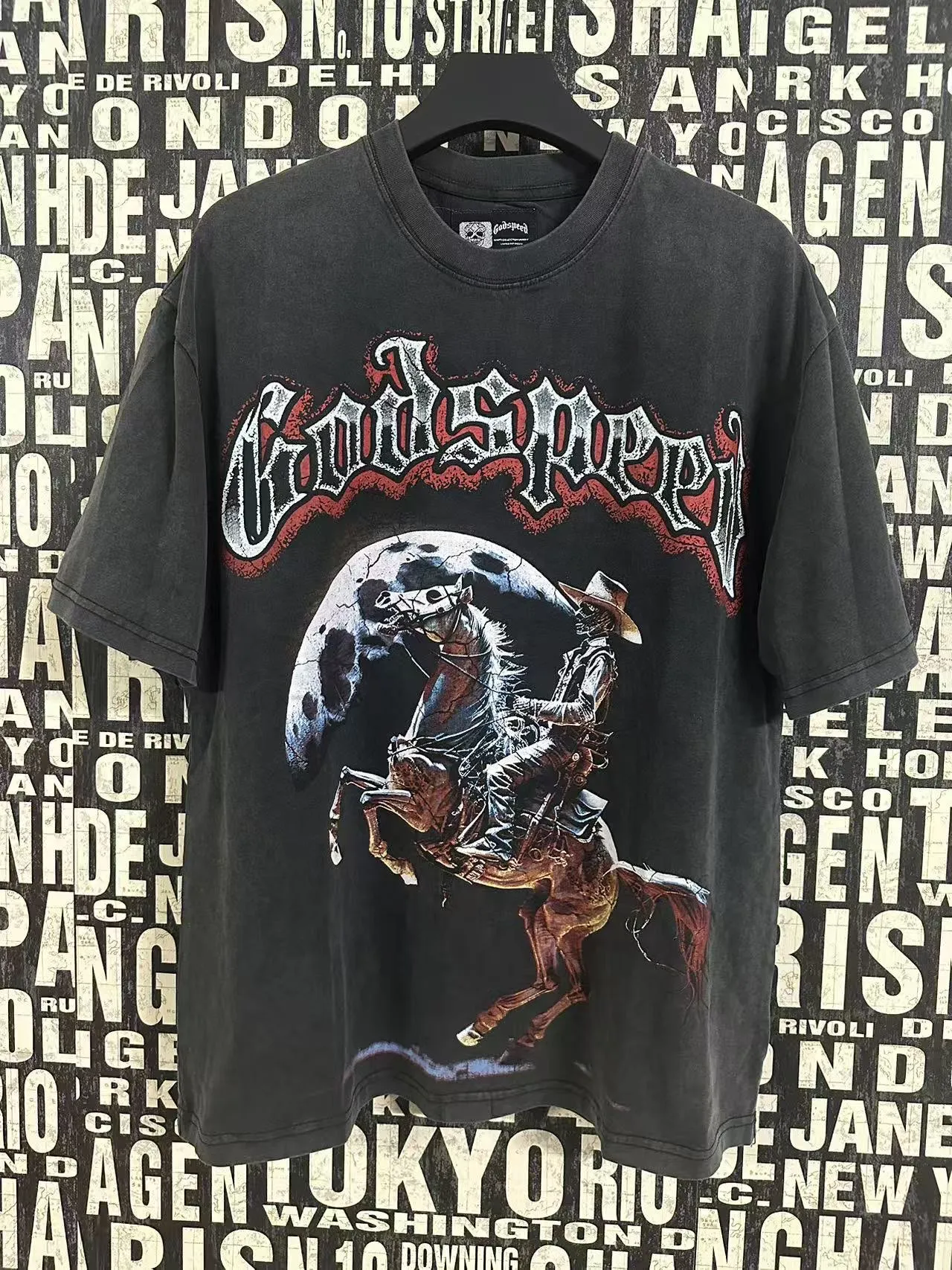 6040# washed black｜P116 Godspeed cross-border American rock and roll street washed retro style short-sleeved T (craft printing) fabric (fabric): 32 count combed double yarn 250 grams weight code (size): S-M-L-XL color (colour): washed black 👉