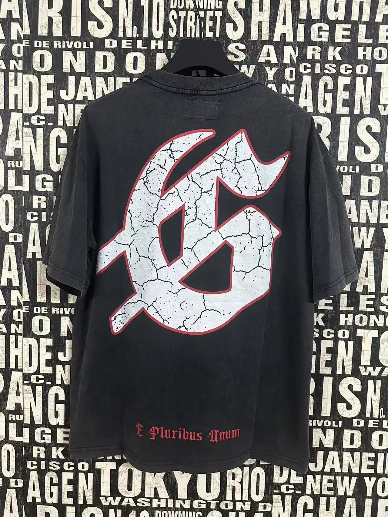 6040# washed black｜P116 Godspeed cross-border American rock and roll street washed retro style short-sleeved T (craft printing) fabric (fabric): 32 count combed double yarn 250 grams weight code (size): S-M-L-XL color (colour): washed black 👉