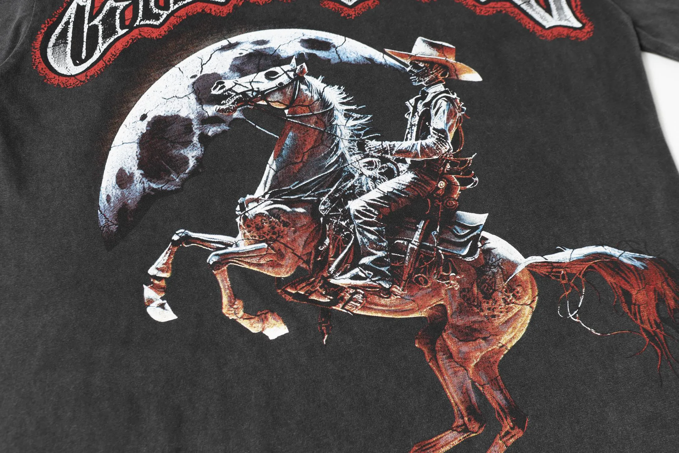 6040# washed black｜P116 Godspeed cross-border American rock and roll street washed retro style short-sleeved T (craft printing) fabric (fabric): 32 count combed double yarn 250 grams weight code (size): S-M-L-XL color (colour): washed black 👉