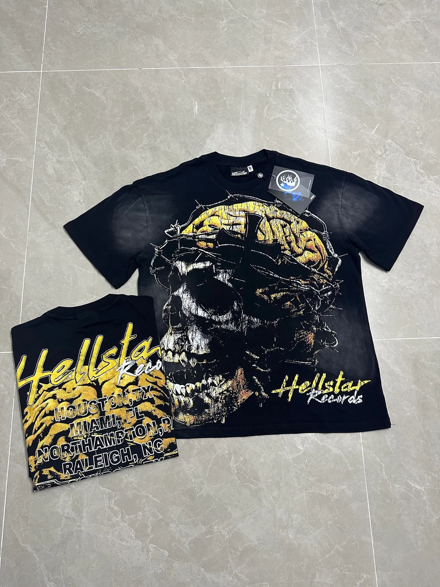 P124 113# Washed black spray Ma Liu I Hellstar Cross-border European and American style street fashion brand pure cotton T-shirt Fabric (fabric): 32 counts 250g washed combed double yarn pure cotton Size (size): S-M- L- X L Color (colour): Washed black (spray Ma Liu)
