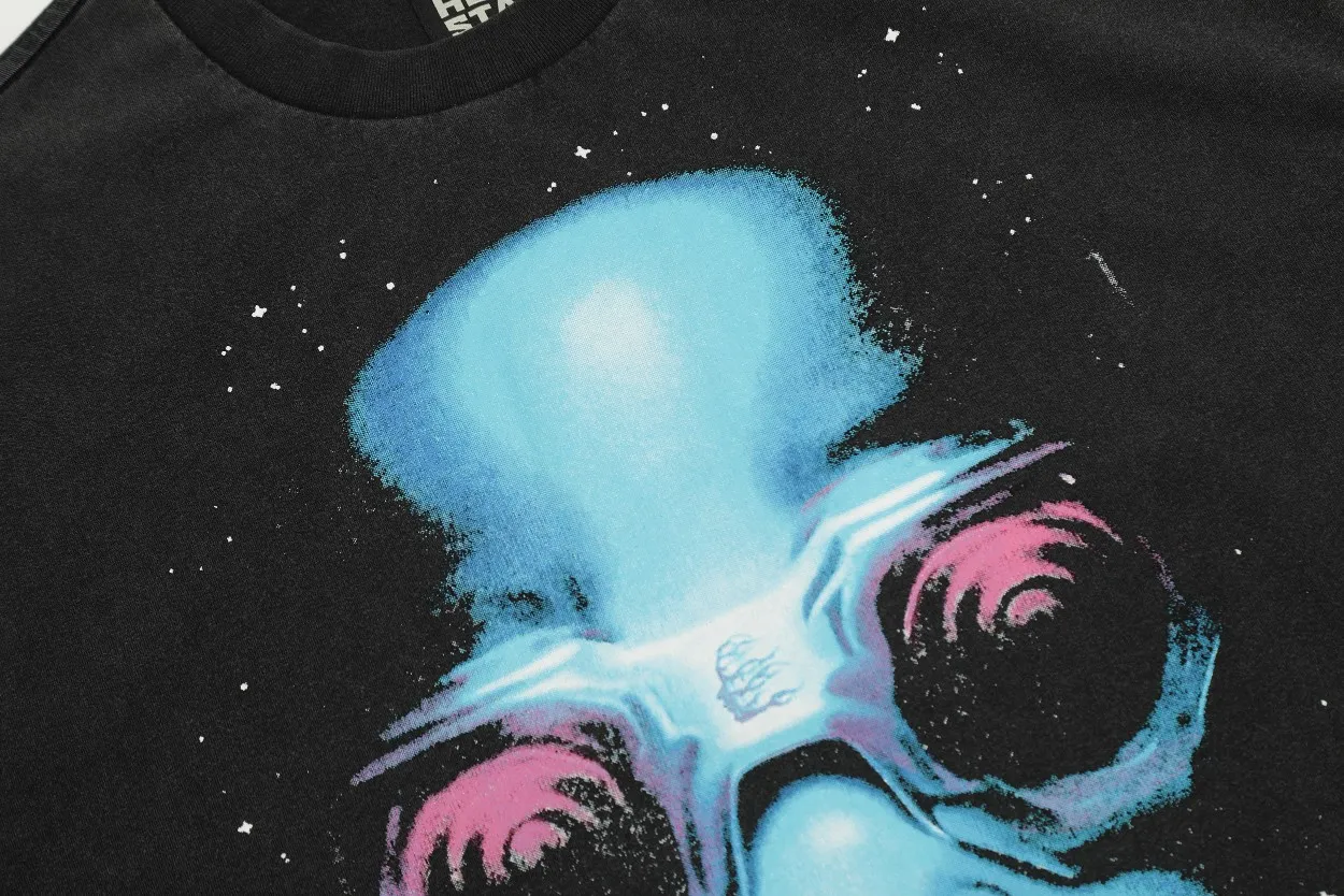 P134 Hellstar Studios Goggles Short Sleeve Tee Shirt Washed Black Short Sleeve T-shirt The new hot beauty trend Hellstar!  Standard beauty and trendy workmanship, original customization (fabric, pattern, printing, hang tag, main mark, etc.), exaggerated style, explosive style, dare to break through tradition, bring adventurous new fashion experience!  YoungBoy, the most popular rapper in the youth circle, has shot a lot of models for him, and celebrities such as Dababy and Swae Lee frequently get dressed!  color: Vintage Black (washed black) size: S, M, L, XL