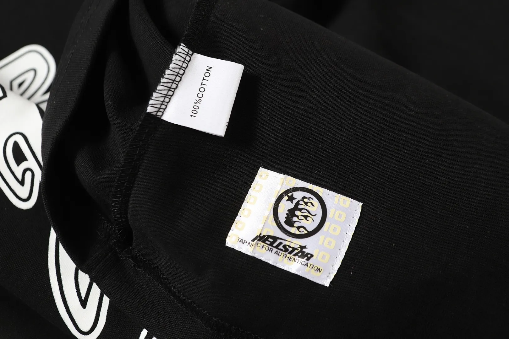 P140 Real-stock Hellstar Cross-border European and American style/street fashion brand pure cotton long-sleeved T-shirt Fabric (fabric): High-density 26-count 270-gram heavy combed double yarn pure cotton Size (size): S-M- L- X L Color (colour): Active black/ivory white 👉