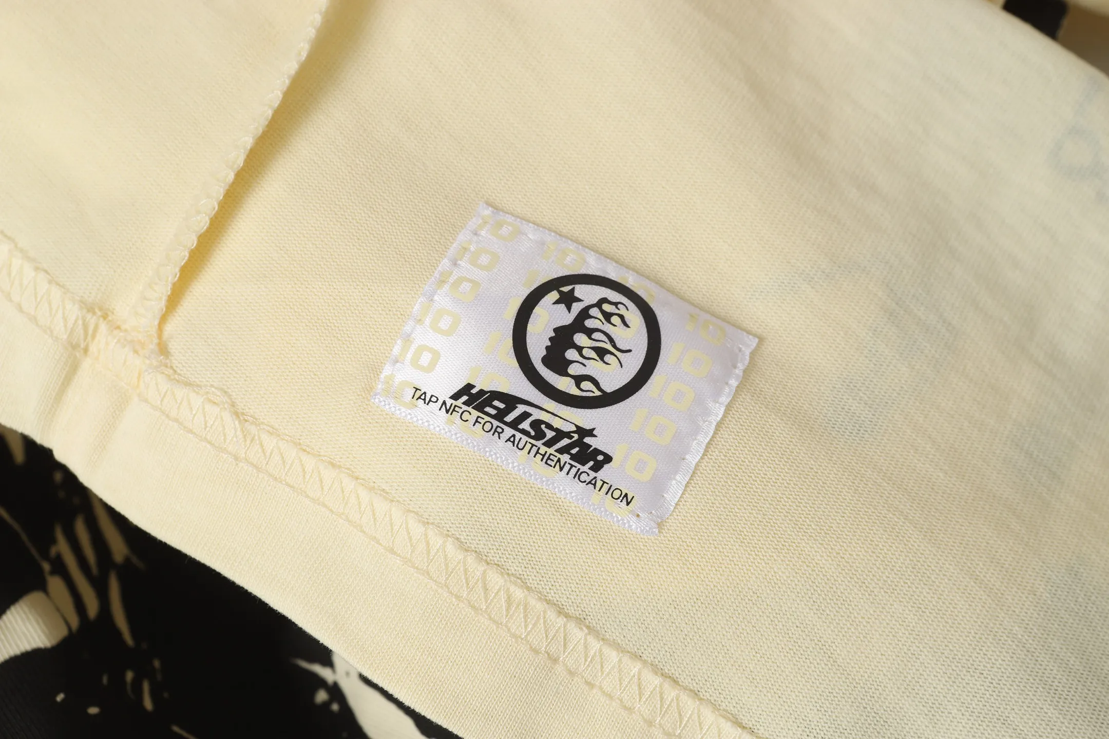 P108 Real-stock Hellstar Cross-border European and American style, street fashion brand pure cotton T-shirt Fabric (fabric): 32 counts of 240g heavy combed double yarn pure cotton Size (size): S-M- L- X L Color (colour): white, apricot