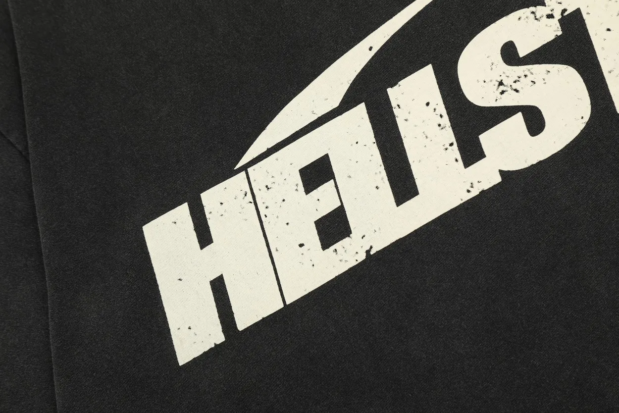 P126 Hellstar Studios Classic Logo Short Sleeve Tee Shirt Washed Black Short Sleeve T-shirt The new hot beauty trend Hellstar!  Standard beauty and trendy workmanship, original customization (fabric, pattern, printing, hang tag, main mark, etc.), exaggerated style, explosive style, dare to break through tradition, bring adventurous new fashion experience!  YoungBoy, the most popular rapper in the youth circle, has shot a lot of models for him, and celebrities such as Dababy and Swae Lee frequently get dressed!  color: Vintage Black (washed black) size: S, M, L, XL
