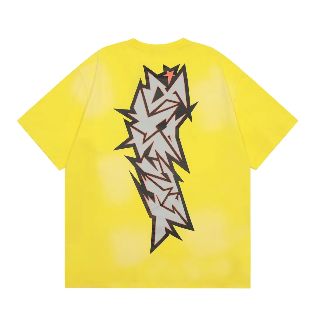 P126 Hellstar Studios Short Sleeve Tee Shirt Spray Horse T-shirt Short Sleeve The new hot beauty trend Hellstar!  Standard beauty and trendy workmanship, original customization (fabric, pattern, printing, hang tag, main mark, etc.), exaggerated style, explosive style, dare to break through tradition, bring adventurous new fashion experience!   YoungBoy, the most popular rapper in the youth circle, has shot a lot of models for him, and celebrities such as Dababy and Swae Lee frequently get dressed!  color: yellow, green, red Size: S, M, L, XL