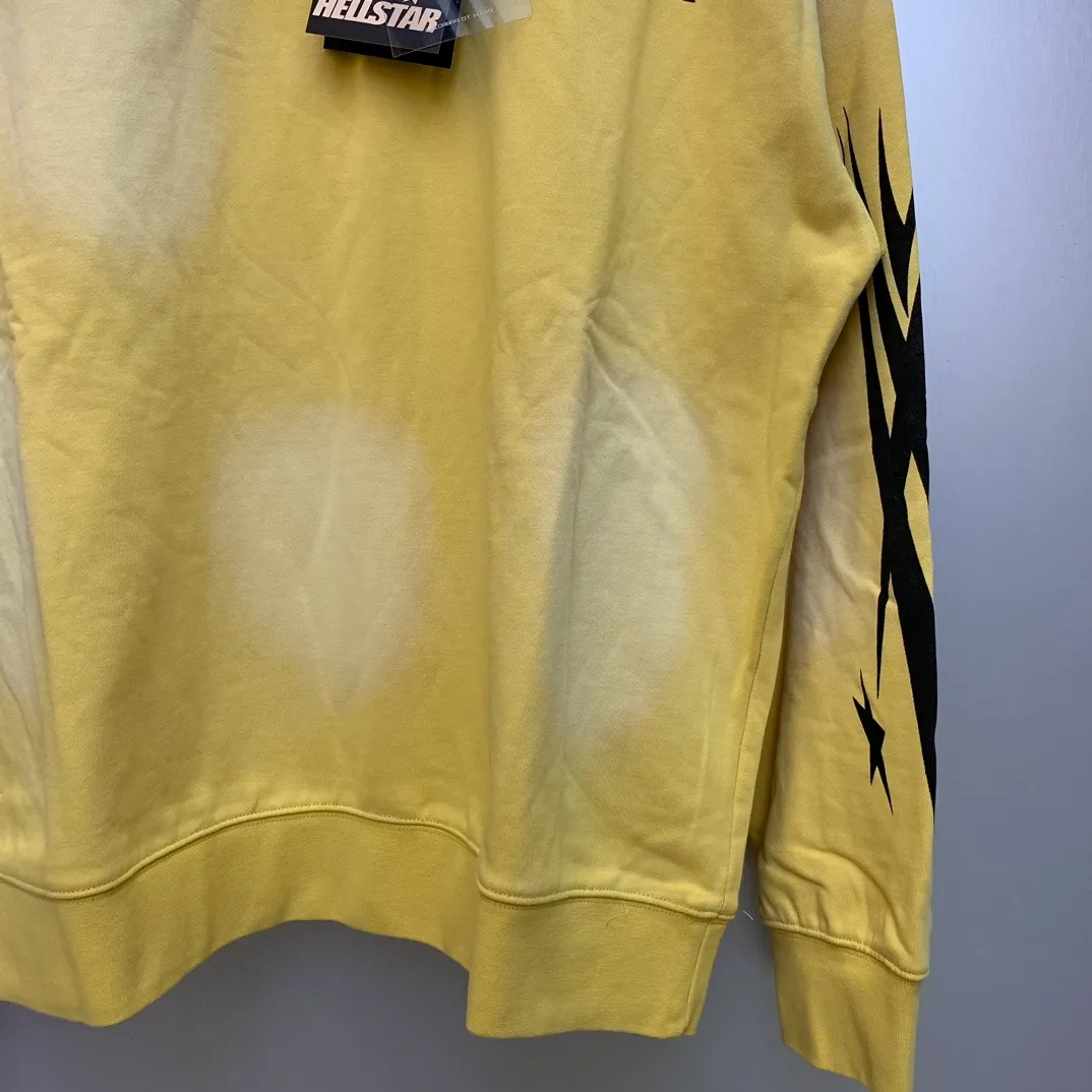 P210 Hellstar Studios Sports Hoodie New trendy brand distressed spray horse turtleneck sweatshirt color (color): yellow Size (size): S, M, L, XL