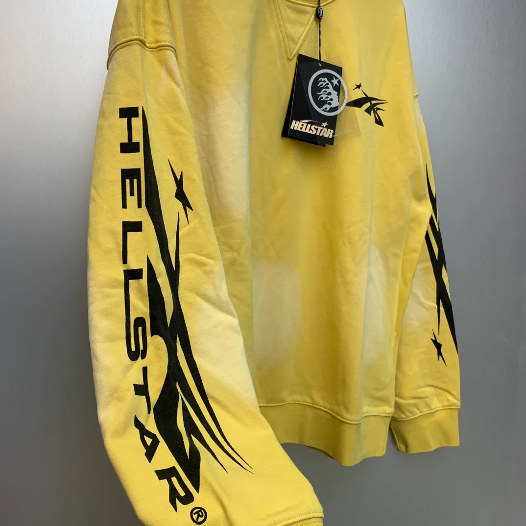 P210 Hellstar Studios Sports Hoodie New trendy brand distressed spray horse turtleneck sweatshirt color (color): yellow Size (size): S, M, L, XL