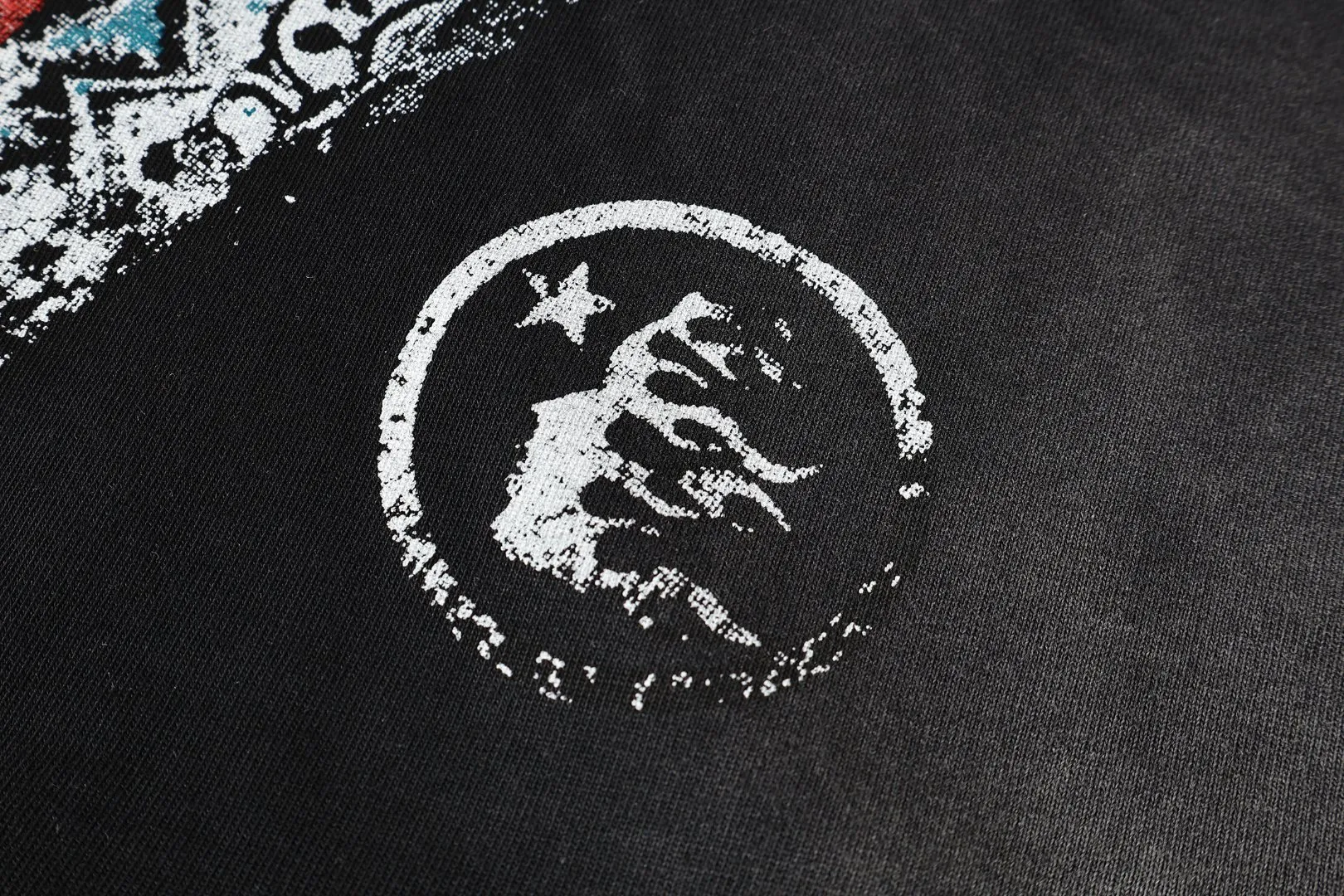 P134 Hellstar/Hellstar (actual shot) Craftsmanship: Washed and sprayed + holes + the whole piece is washed and frayed by hand Cross-border European and American style street brand pure cotton T-shirt Fabric (fabric): 32 count 250g washed combed double yarn pure cotton Size (size): S-M- L- X L Color (colour): Washed gray/washed black 👉