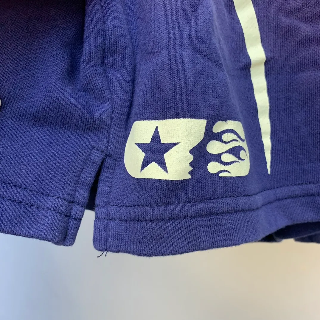 P150 Hellstar WARM UP SHORTS high-quality spray-on horse shorts, the new hot beauty trend Hellstar!  Standard beauty and trendy workmanship, original customization (fabric, pattern, printing, hang tag, main mark, etc.), exaggerated style, explosive style, dare to break through tradition, bring adventurous new fashion experience!   YoungBoy, the most popular rapper in the youth circle, has shot a lot of models for him, and celebrities such as Dababy and Swae Lee frequently get dressed!  Color: WHITE, RED, GREEN, Darkest Navy, BLACK Size: S, M, L, XL