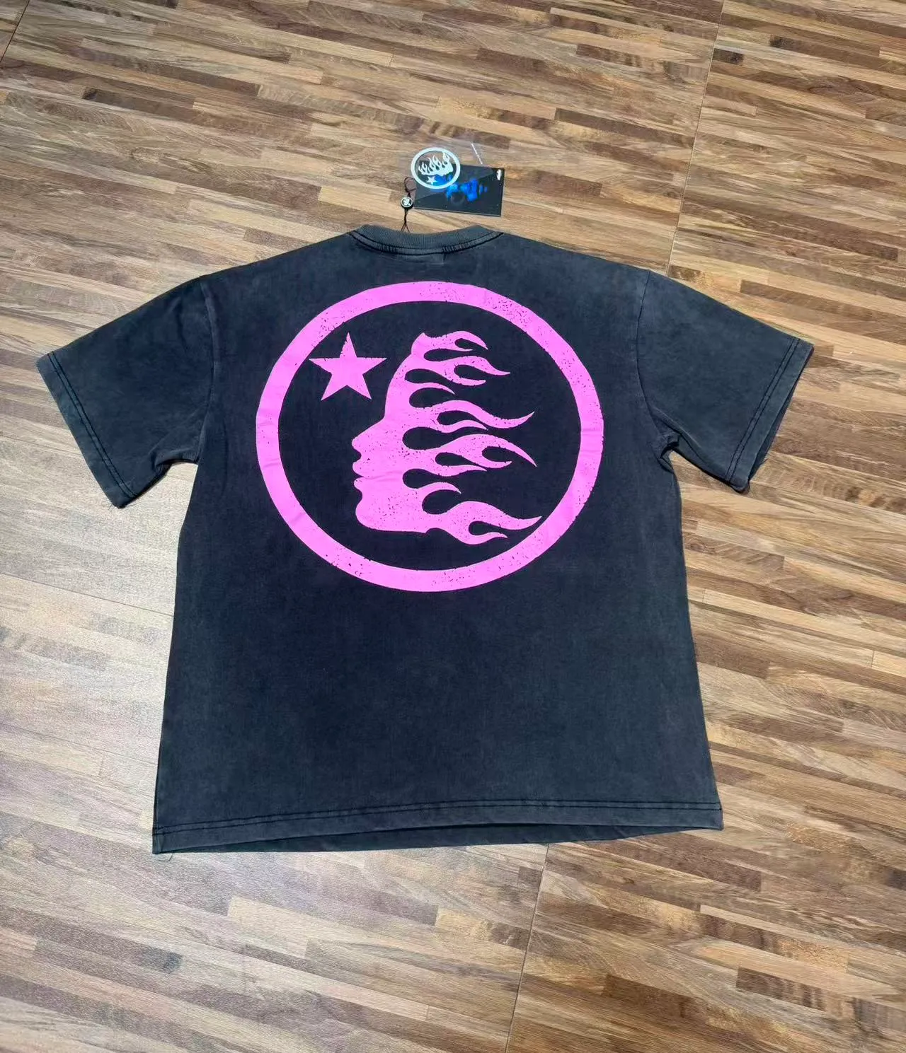 P124 Real-stock high-definition Hellstar Cross-border European and American style street brand pure cotton T-shirt Fabric (fabric): 32 pieces of 250g washed combed double yarn pure cotton Size (size): S-M- L- X L Color (colour): Washed black 👉