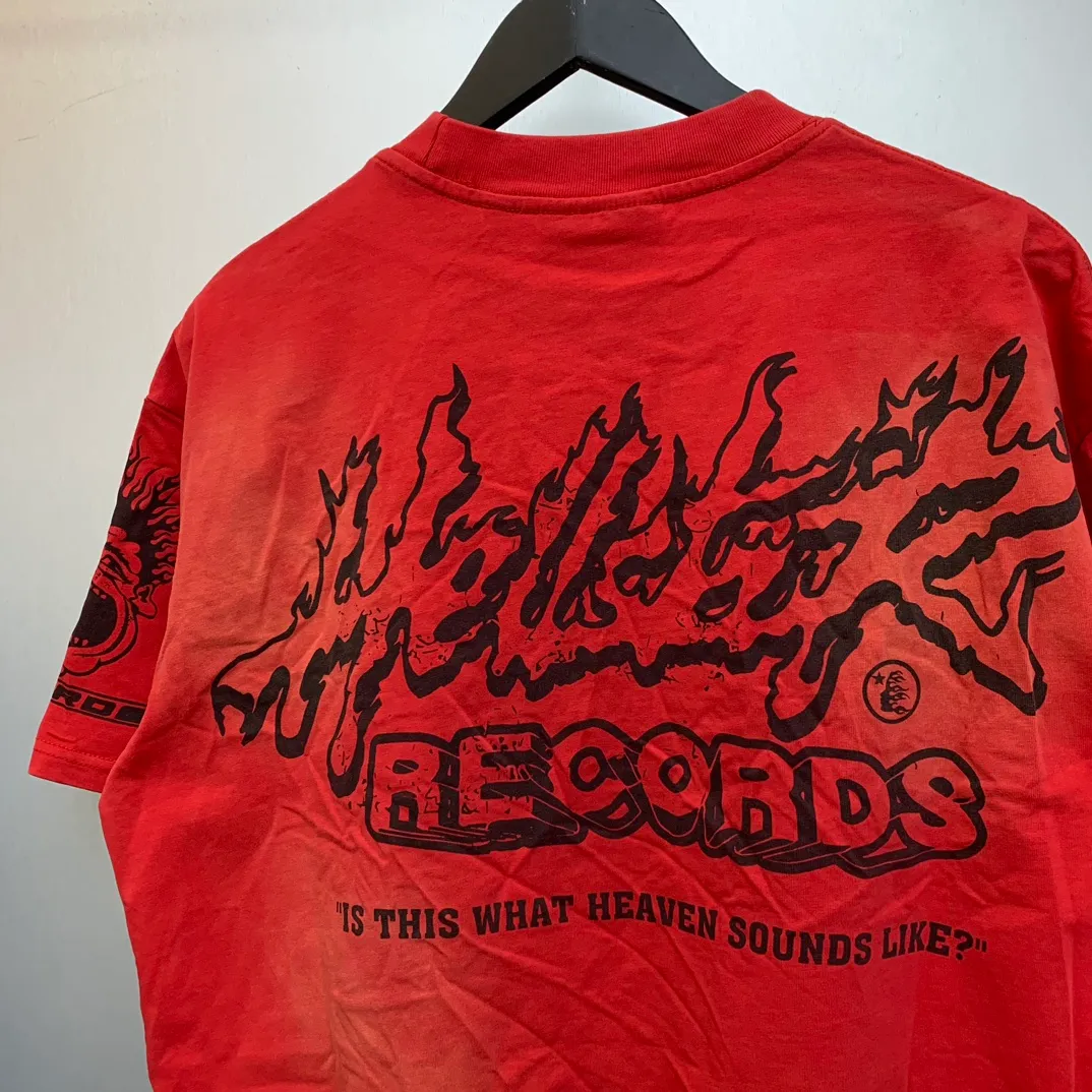 P126 HELLSTAR RECORDS T-SHIRT European and American trendy brand distressed pure cotton T-shirt short sleeves, the new hot beauty trend Hellstar!  Standard beauty and trendy workmanship, original customization (fabric, pattern, printing, hang tag, main mark, etc.), exaggerated style, explosive style, dare to break through tradition, bring adventurous new fashion experience!   YoungBoy, the most popular rapper in the youth circle, has shot a lot of models for him, and celebrities such as Dababy and Swae Lee frequently get dressed!  color: red Size: S, M, L, XL