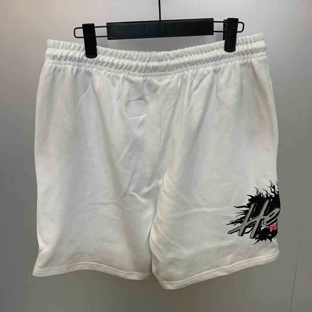 P150 HELLSTAR RECORDS SHORTS High-quality pure cotton shorts, the new hot beauty trend Hellstar!  Standard beauty and trendy workmanship, original customization (fabric, pattern, printing, hang tag, main mark, etc.), exaggerated style, explosive style, dare to break through tradition, bring adventurous new fashion experience!   YoungBoy, the most popular rapper in the youth circle, has shot a lot of models for him, and celebrities such as Dababy and Swae Lee frequently get dressed!  color: WHITE Size: S, M, L, XL