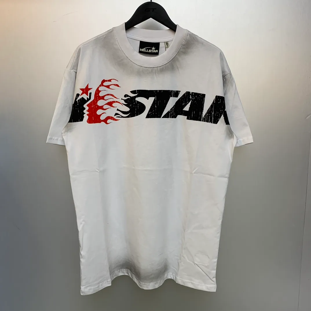 P126 HELLSTAR STUDIOS CARTOON LOGO T-SHIRT Spray Ma Liu Distressed T-shirt The new hot beauty trend Hellstar!  Standard beauty and trendy workmanship, original customization (fabric, pattern, printing, hang tag, main mark, etc.), exaggerated style, explosive style, dare to break through tradition, bring adventurous new fashion experience!   YoungBoy, the most popular rapper in the youth circle, has shot a lot of models for him, and celebrities such as Dababy and Swae Lee frequently get dressed!  color: white Size: S, M, L, XL
