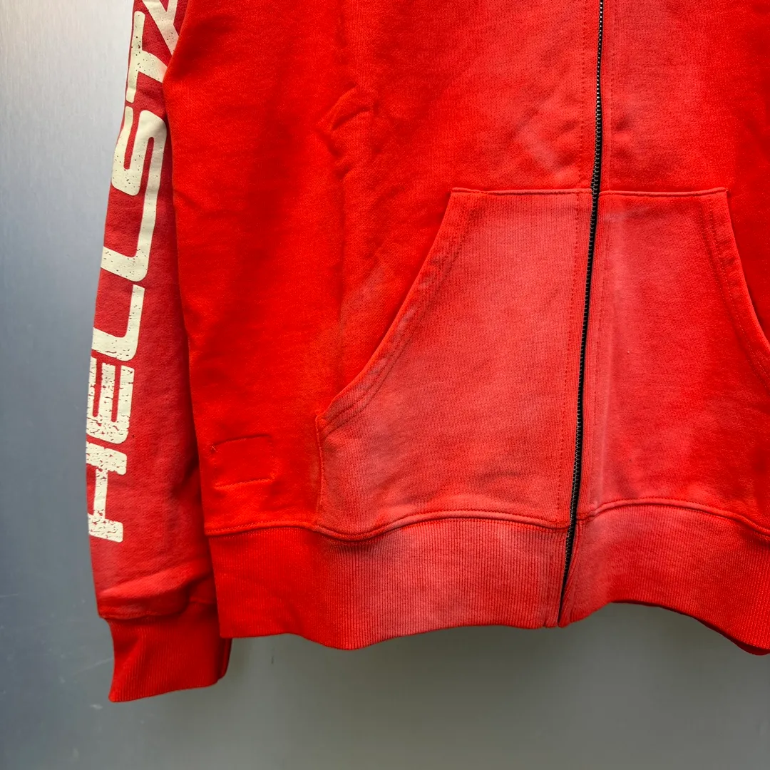 P240 HELLSTAR STUDIOS ZIP HOODIE Beauty and fashion washable water spray Ma Liu distressed hoodie sweatshirt jacket The new hot beauty trend Hellstar!  Standard beauty and trendy workmanship, original customization (fabric, pattern, printing, hang tag, main mark, etc.), exaggerated style, explosive style, dare to break through tradition, bring adventurous new fashion experience!   YoungBoy, the most popular rapper in the youth circle, has shot a lot of models for him, and celebrities such as Dababy and Swae Lee frequently get dressed!  color: RED Size: S, M, L, XL