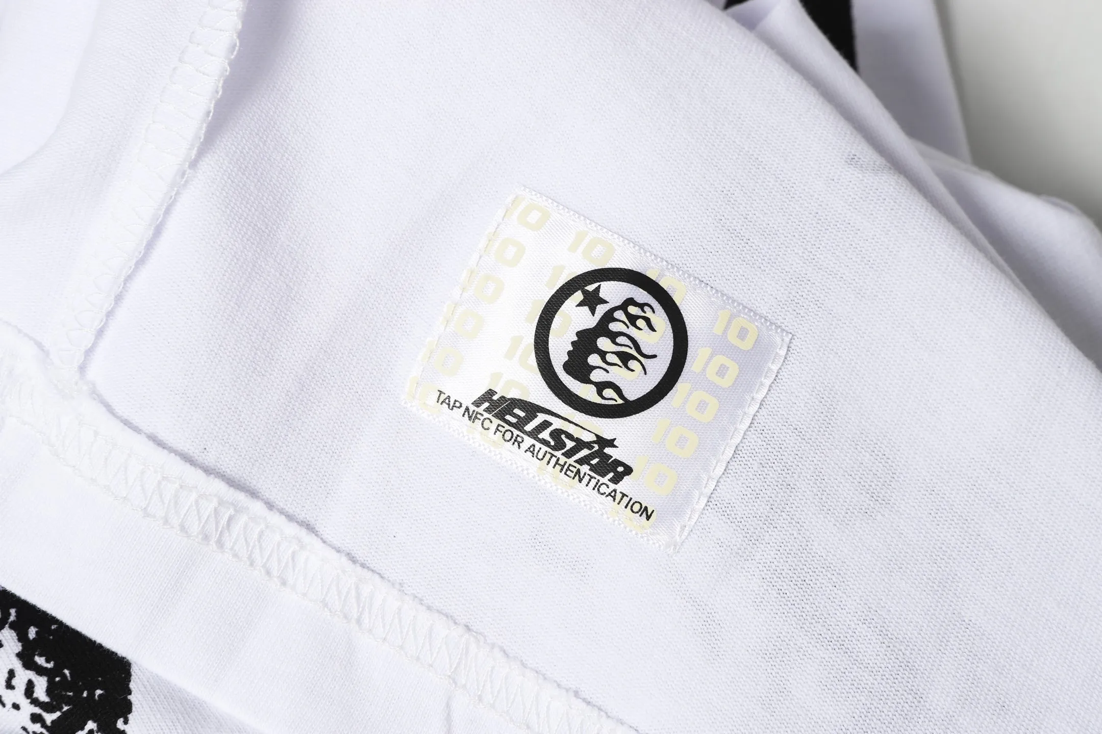 P108 Real-stock Hellstar Cross-border European and American style, street fashion brand pure cotton T-shirt Fabric (fabric): 32 counts of 240g heavy combed yarn pure cotton Size (size): S-M- L- X L Color (colour): apricot/white