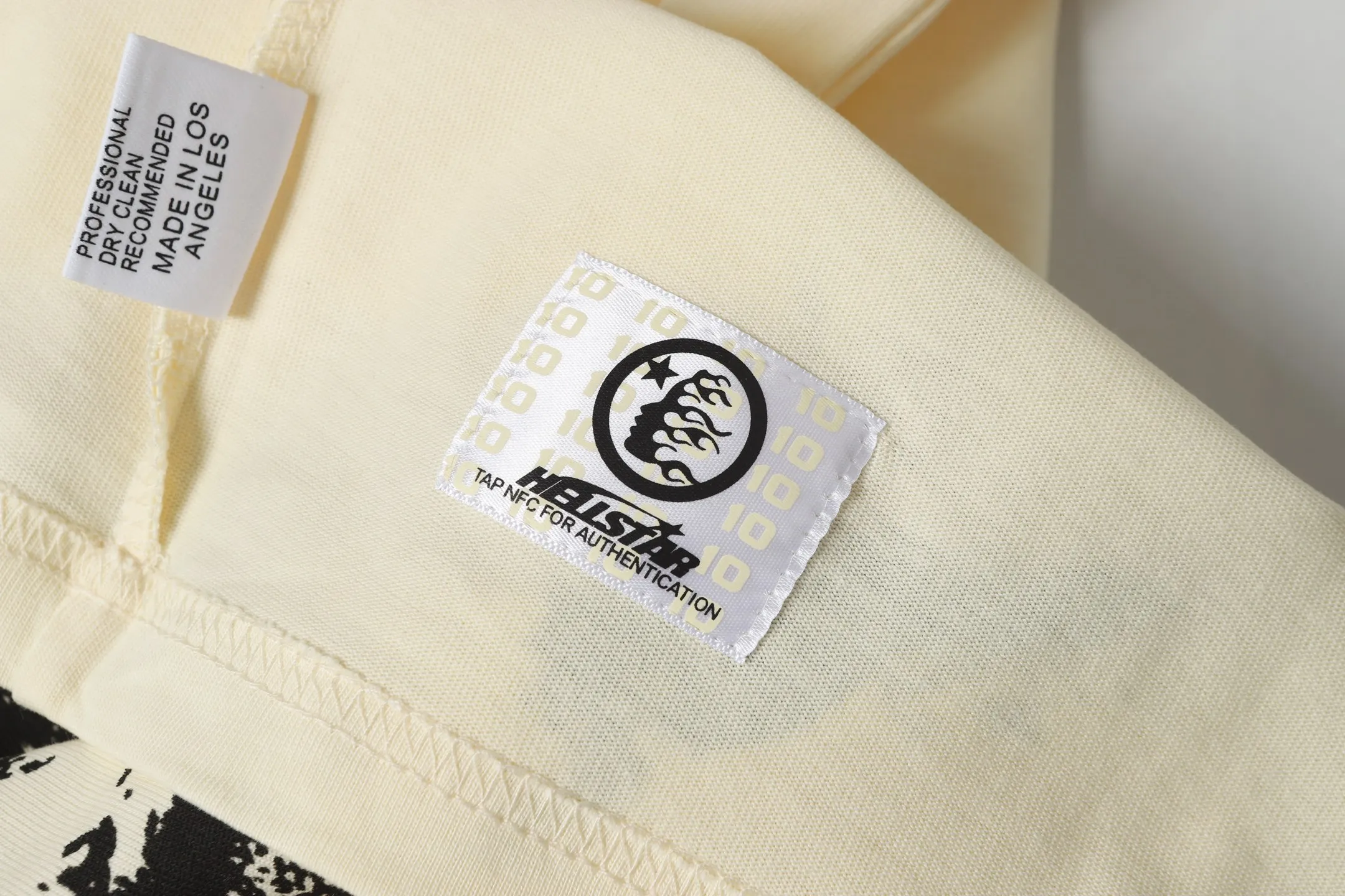 P108 Real-stock Hellstar Cross-border European and American style, street fashion brand pure cotton T-shirt Fabric (fabric): 32 counts of 240g heavy combed yarn pure cotton Size (size): S-M- L- X L Color (colour): apricot/white