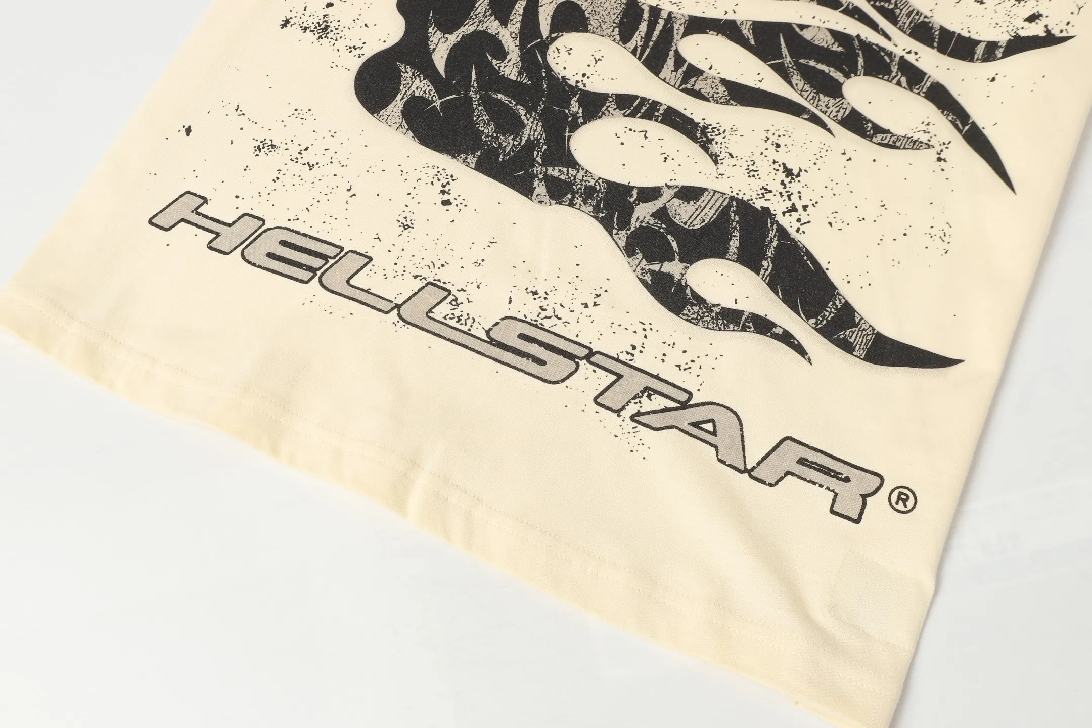 P108 Real-stock Hellstar Cross-border European and American style, street brand pure cotton T-shirt Fabric (fabric): 32 pieces of 240g heavy combed double yarn pure cotton Size (size): S-M- L- X L Color (colour): white/apricot 👉