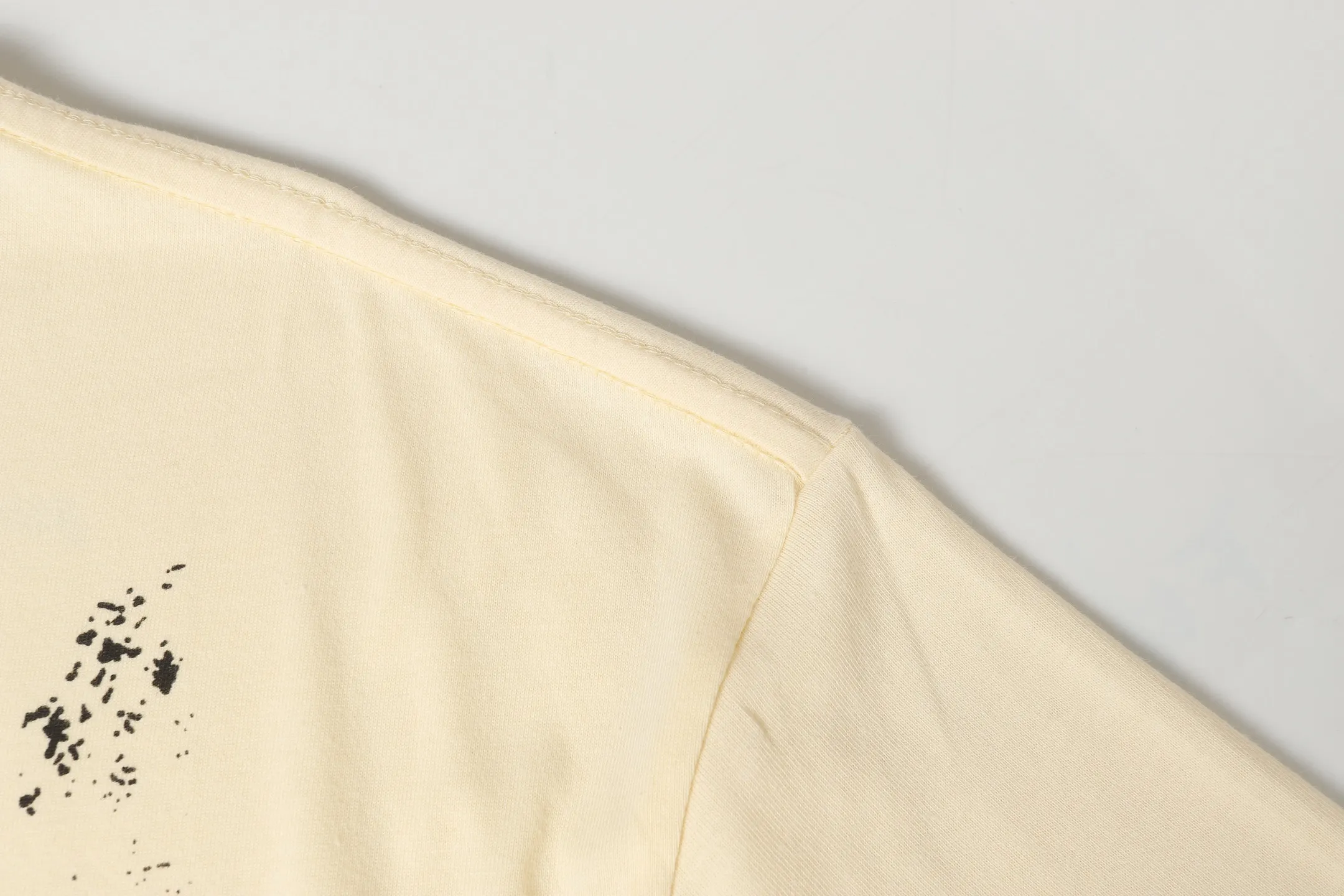 P108 Real-stock Hellstar Cross-border European and American style, street brand pure cotton T-shirt Fabric (fabric): 32 pieces of 240g heavy combed double yarn pure cotton Size (size): S-M- L- X L Color (colour): white/apricot 👉