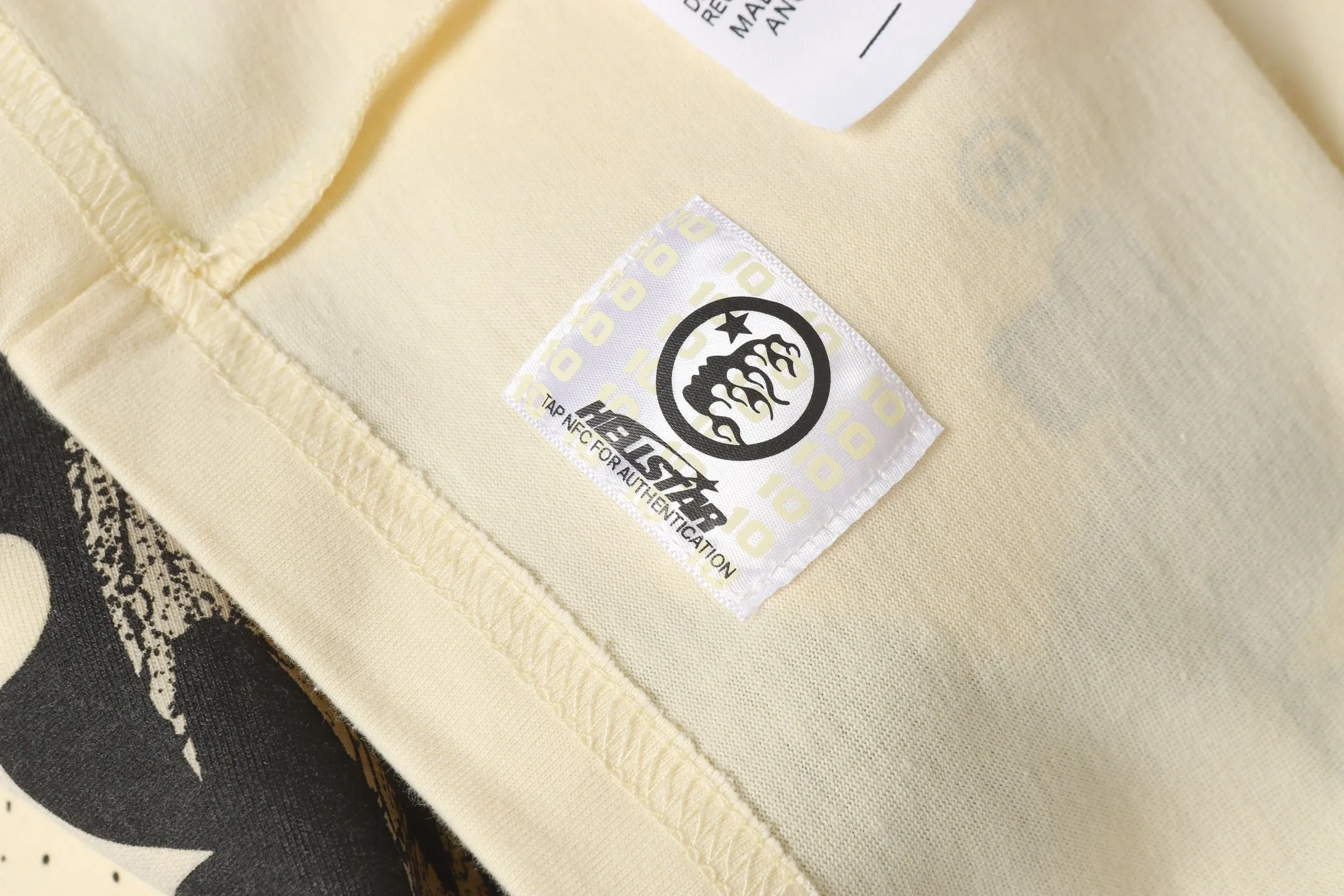 P108 Real-stock Hellstar Cross-border European and American style, street brand pure cotton T-shirt Fabric (fabric): 32 pieces of 240g heavy combed double yarn pure cotton Size (size): S-M- L- X L Color (colour): white/apricot 👉