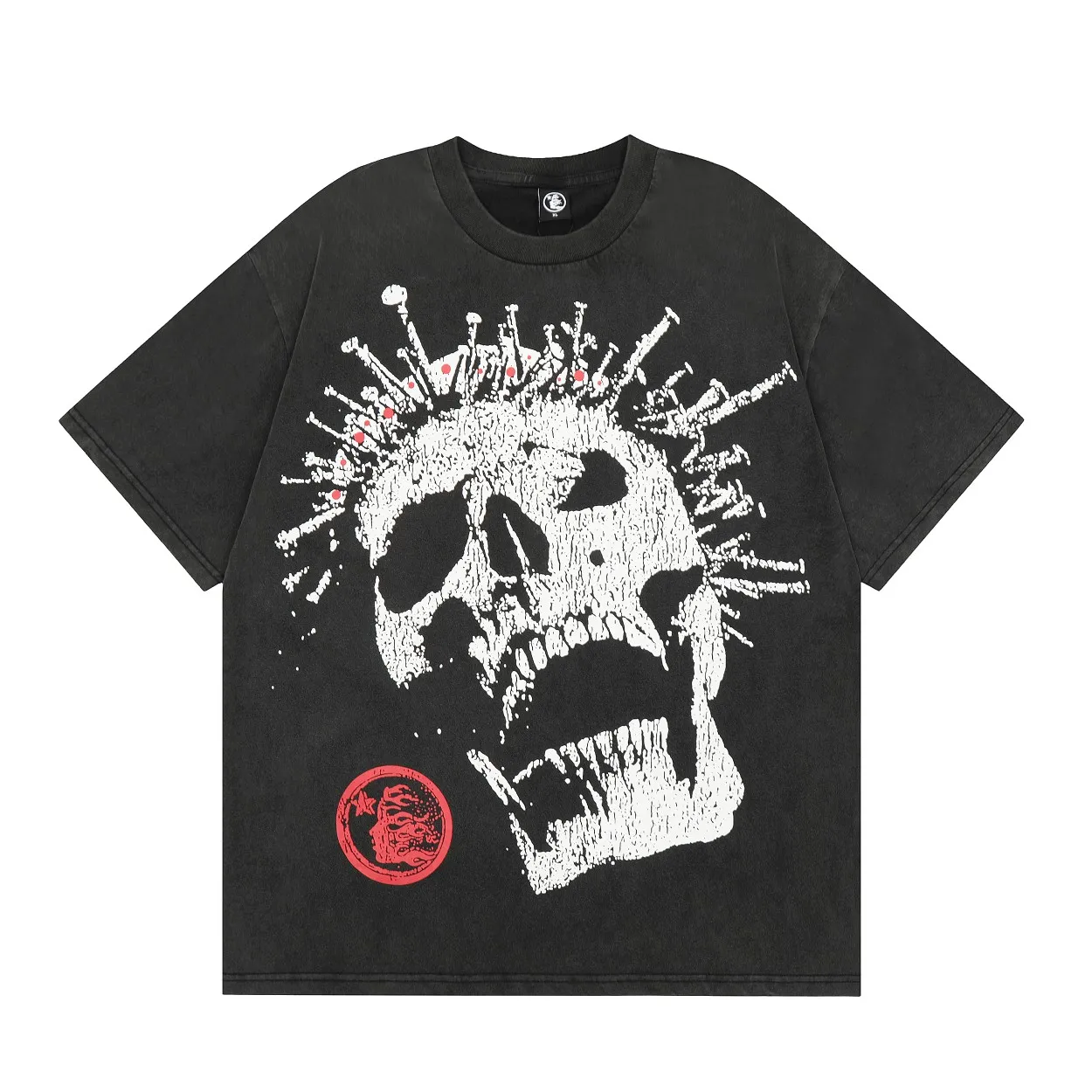 P134 Hellstar "Nailed Skull" Tee short-sleeved T-shirt The new hot beauty trend Hellstar! Standard beauty and trendy workmanship, original customization (fabric, pattern, printing, hang tag, main mark, etc.), exaggerated style, explosive style, dare to break through tradition, bring adventurous new fashion experience!   YoungBoy, the most popular rapper in the youth circle, has shot a lot of models for him, and celebrities such as Dababy and Swae Lee frequently get dressed!   color: Vintage Black (washed black) size: S, M, L, XL